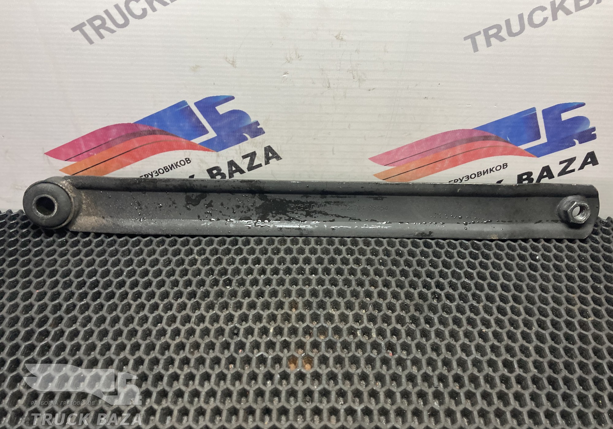 1721704 Кронштейн радиатора для Scania