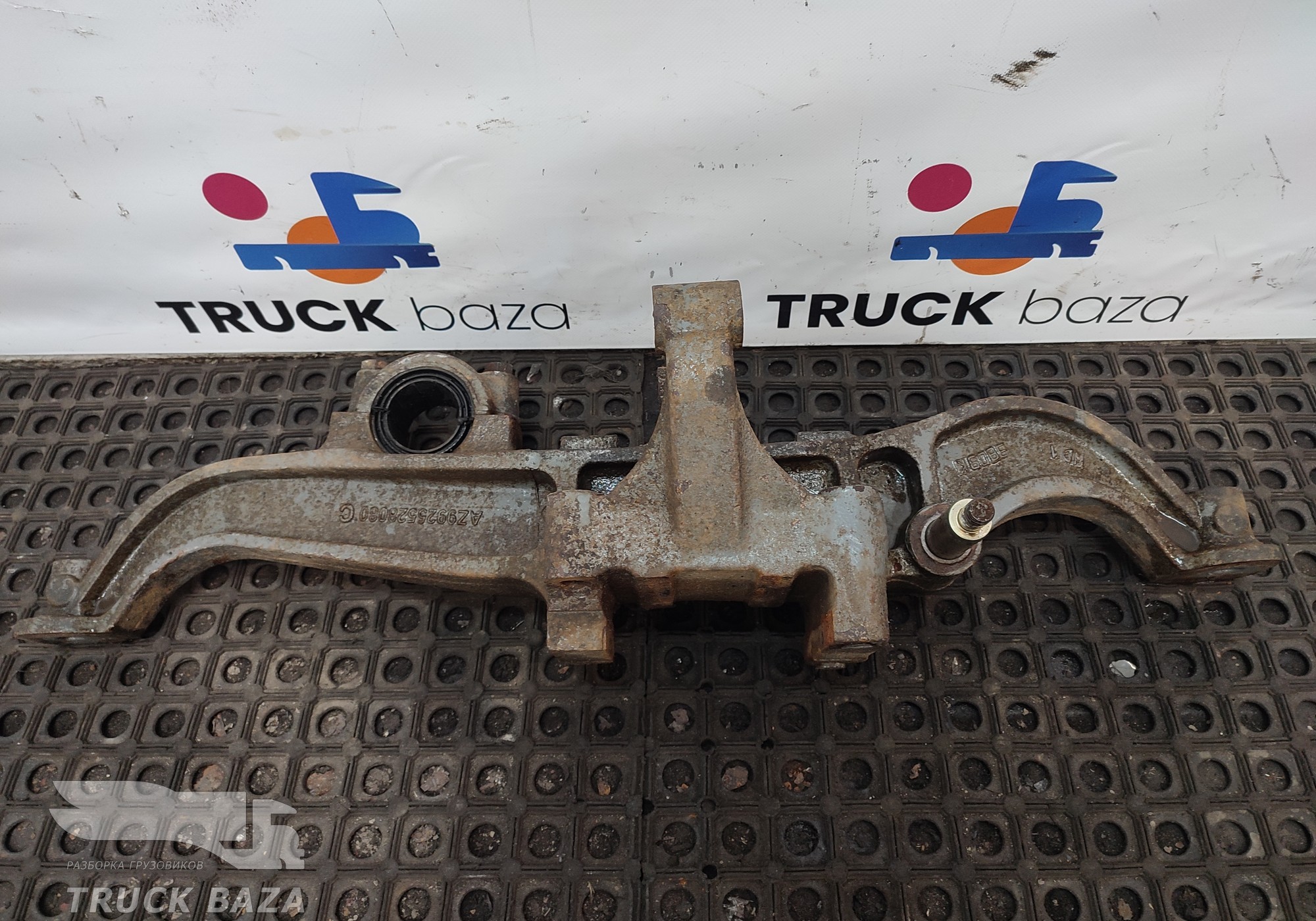 AZ9925528080 Кронштейн пневморессоры левый для Sinotruk Sitrak C7H