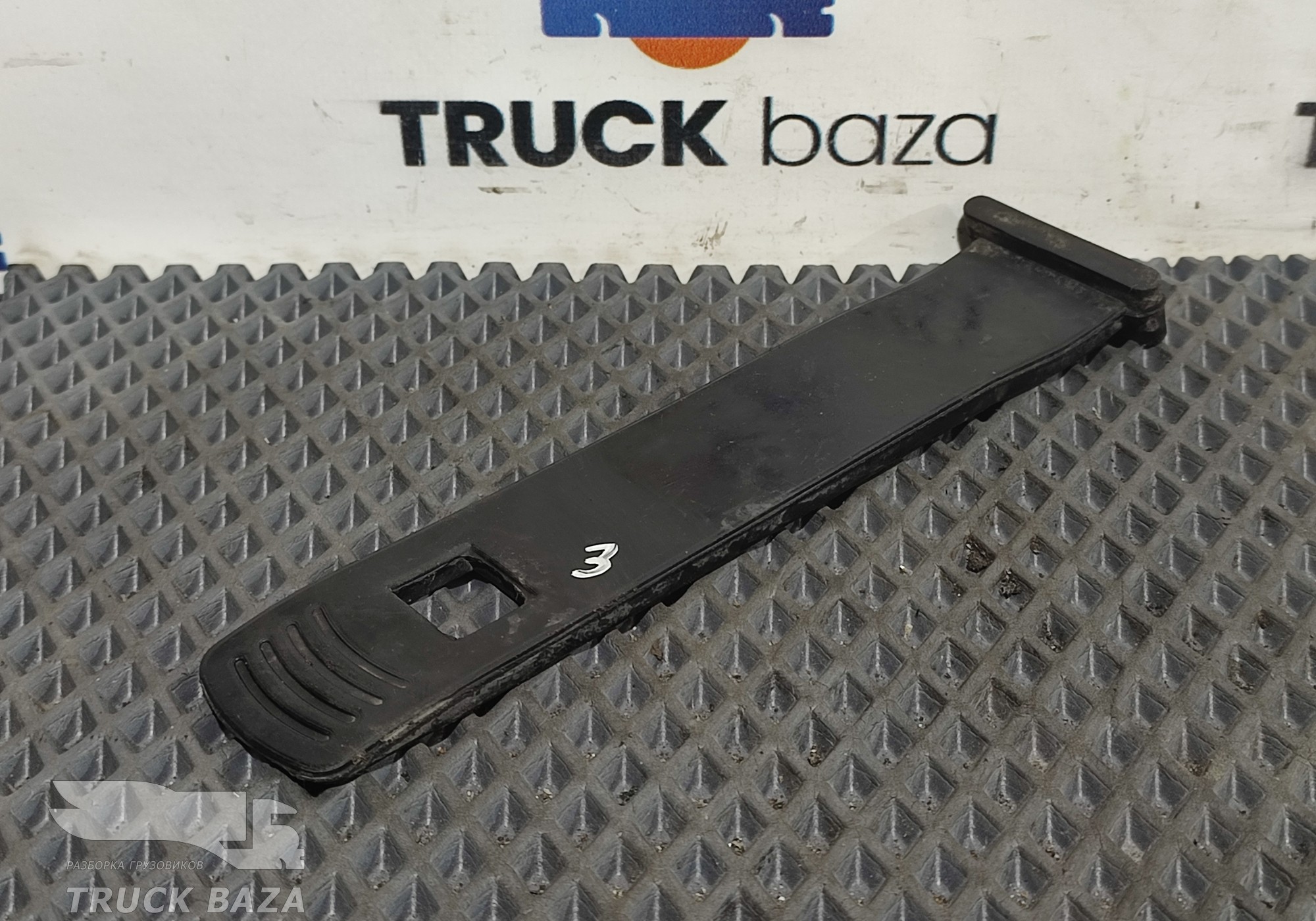 81664400192 Крепеж крыла