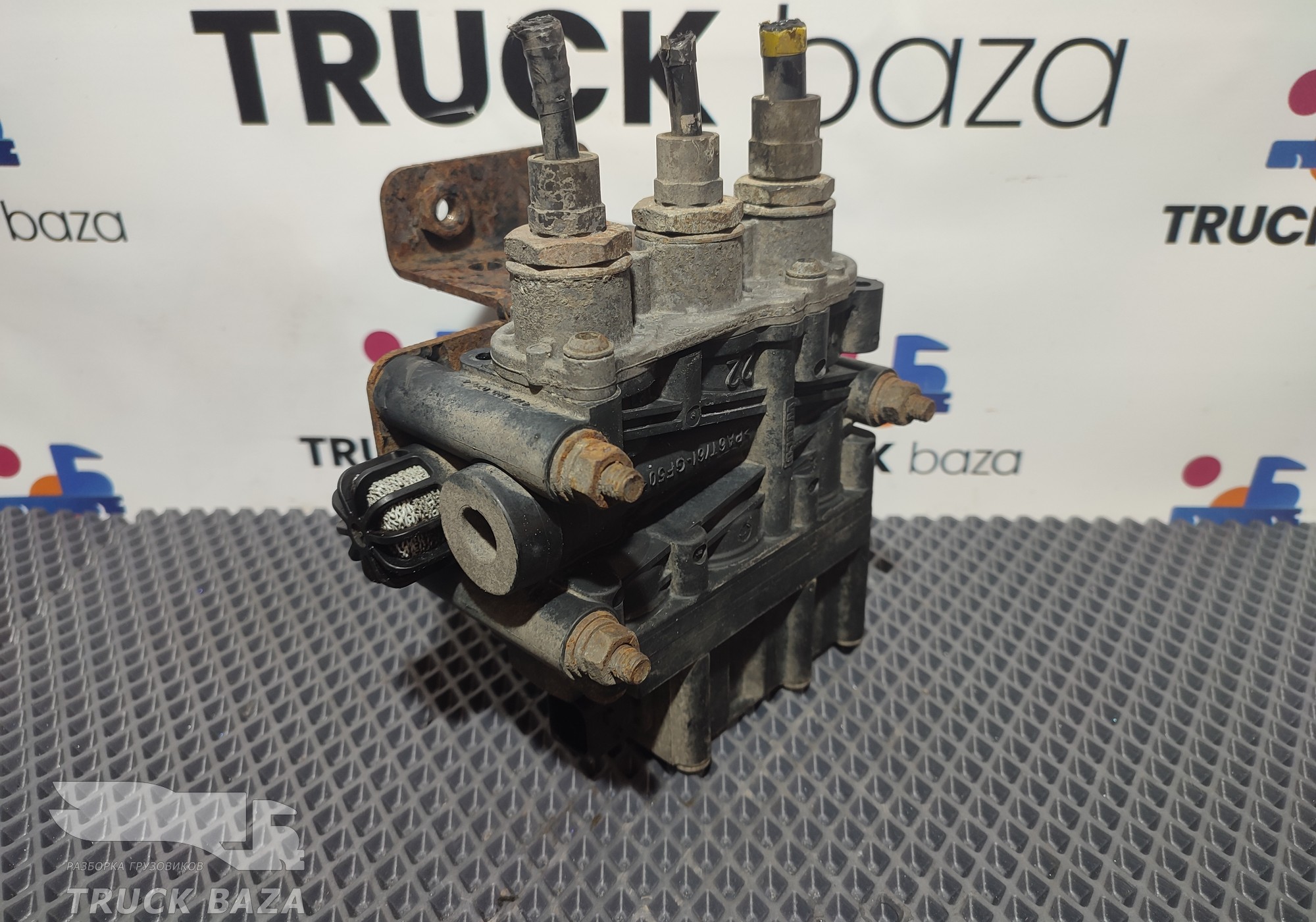 4728900410 Кран уровня пола главный для КАМАЗ