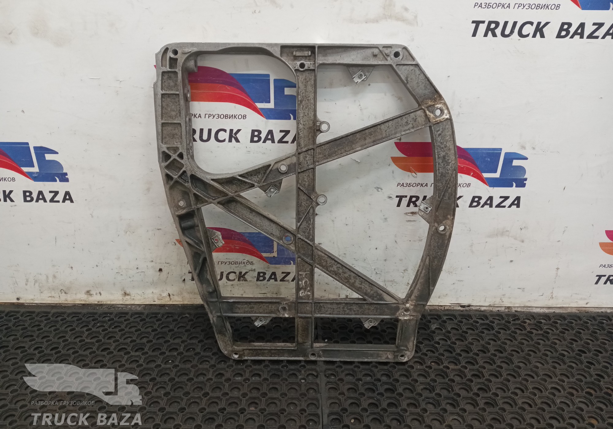 22080280 Кронштейн бака Adblue для Volvo FM III (с 2013)