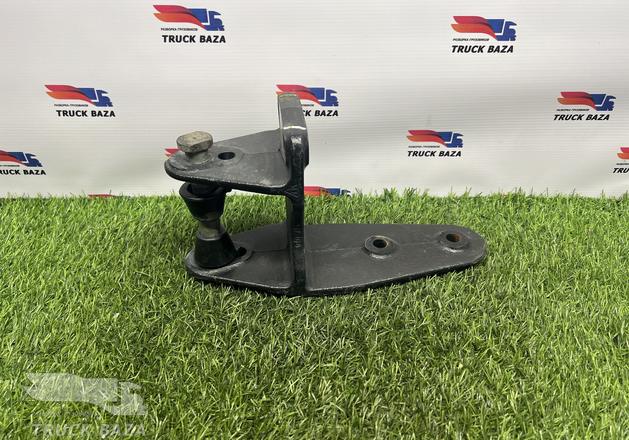 000460013915 Кронштейн кабины задний для КАМАЗ 54901