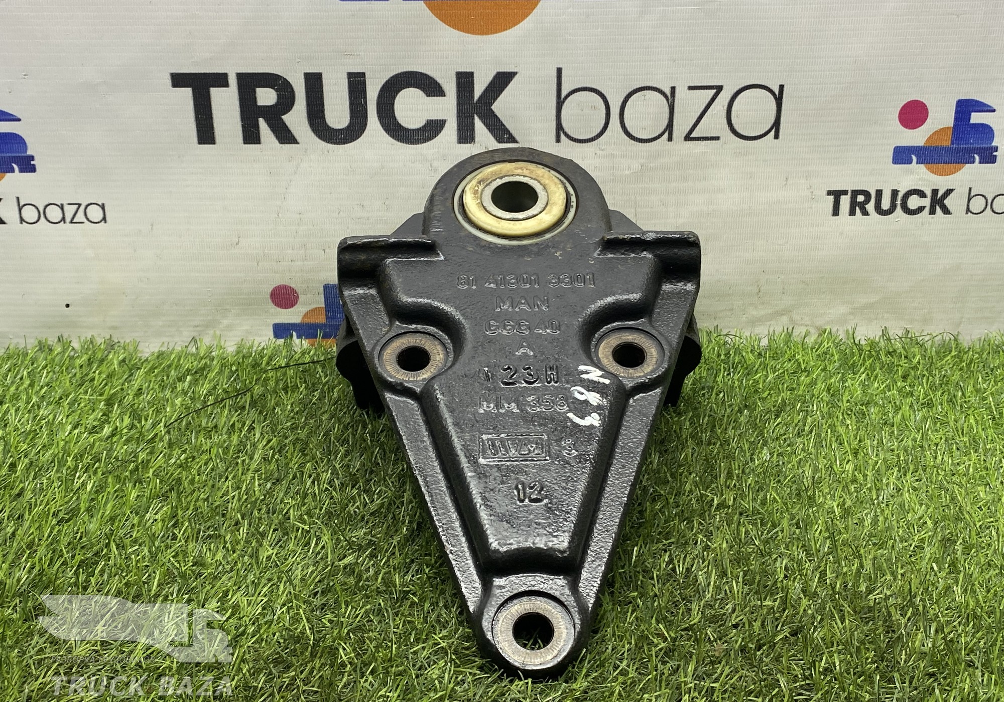 81413013301 Кронштейн передней рессоры для Man TGS I (с 2007)