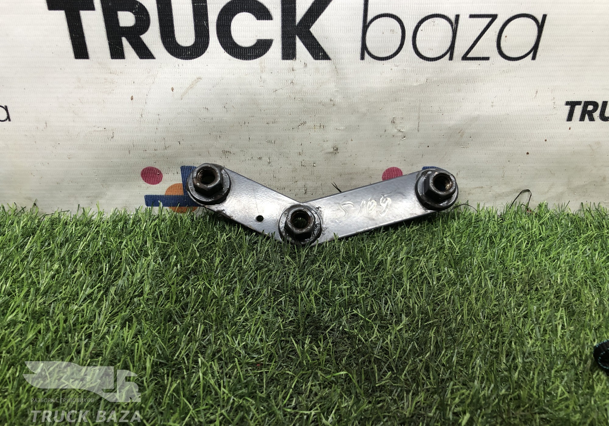 1534185 Кронштейн ящика АКБ