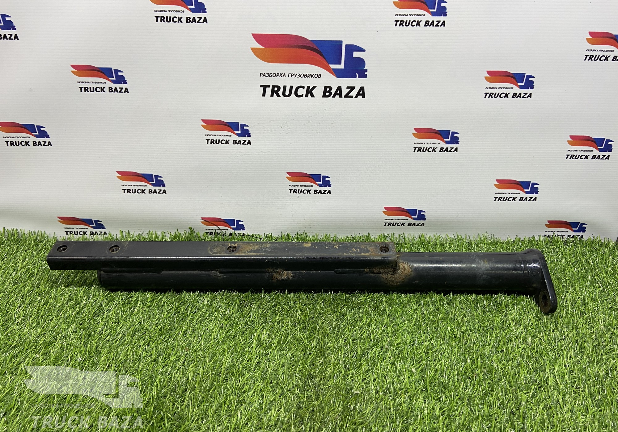 81664202527 Кронштейн бака AdBlue для Man TGX II (с 2012)