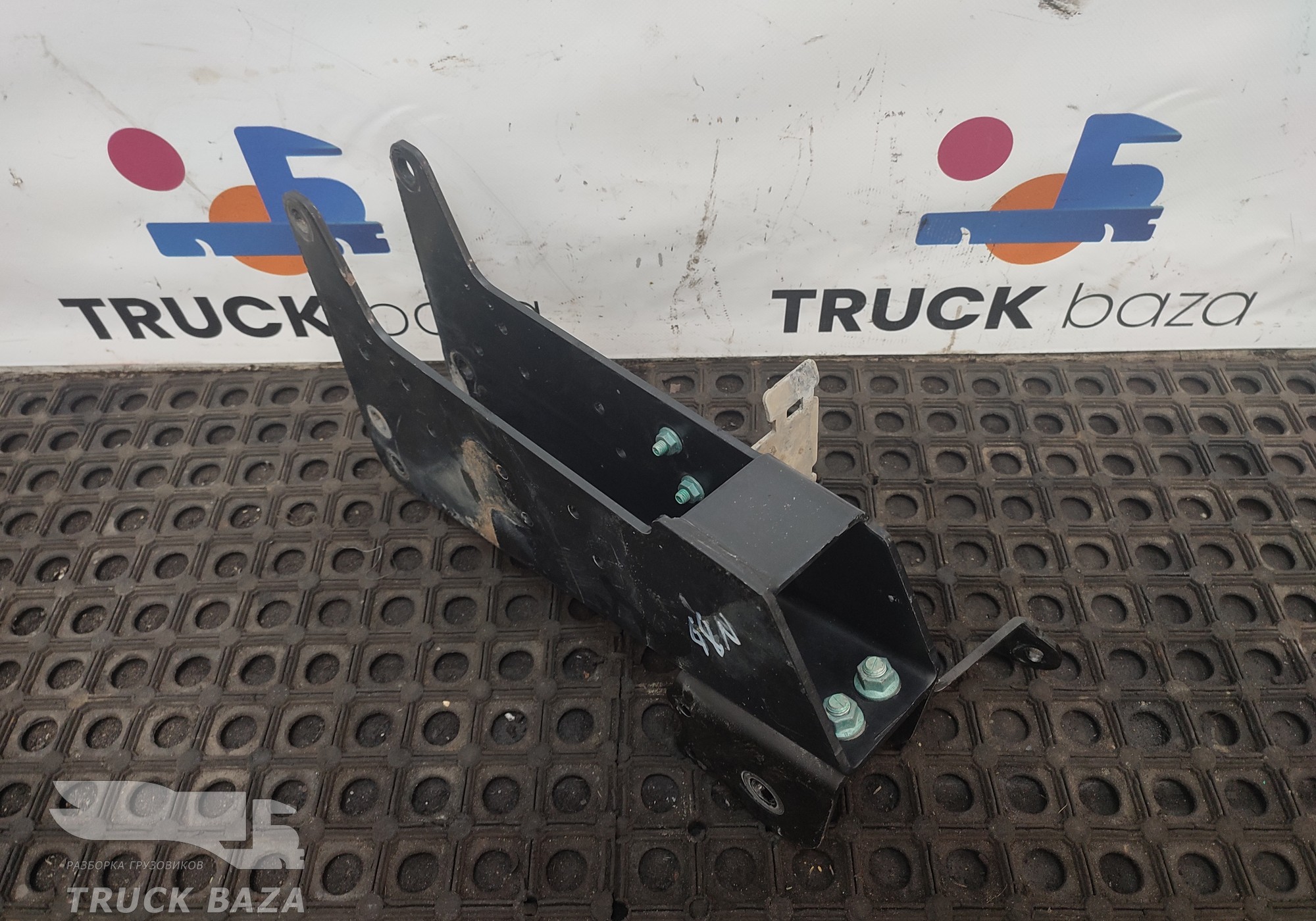 81417200145 Кронштейн торсиона кабины