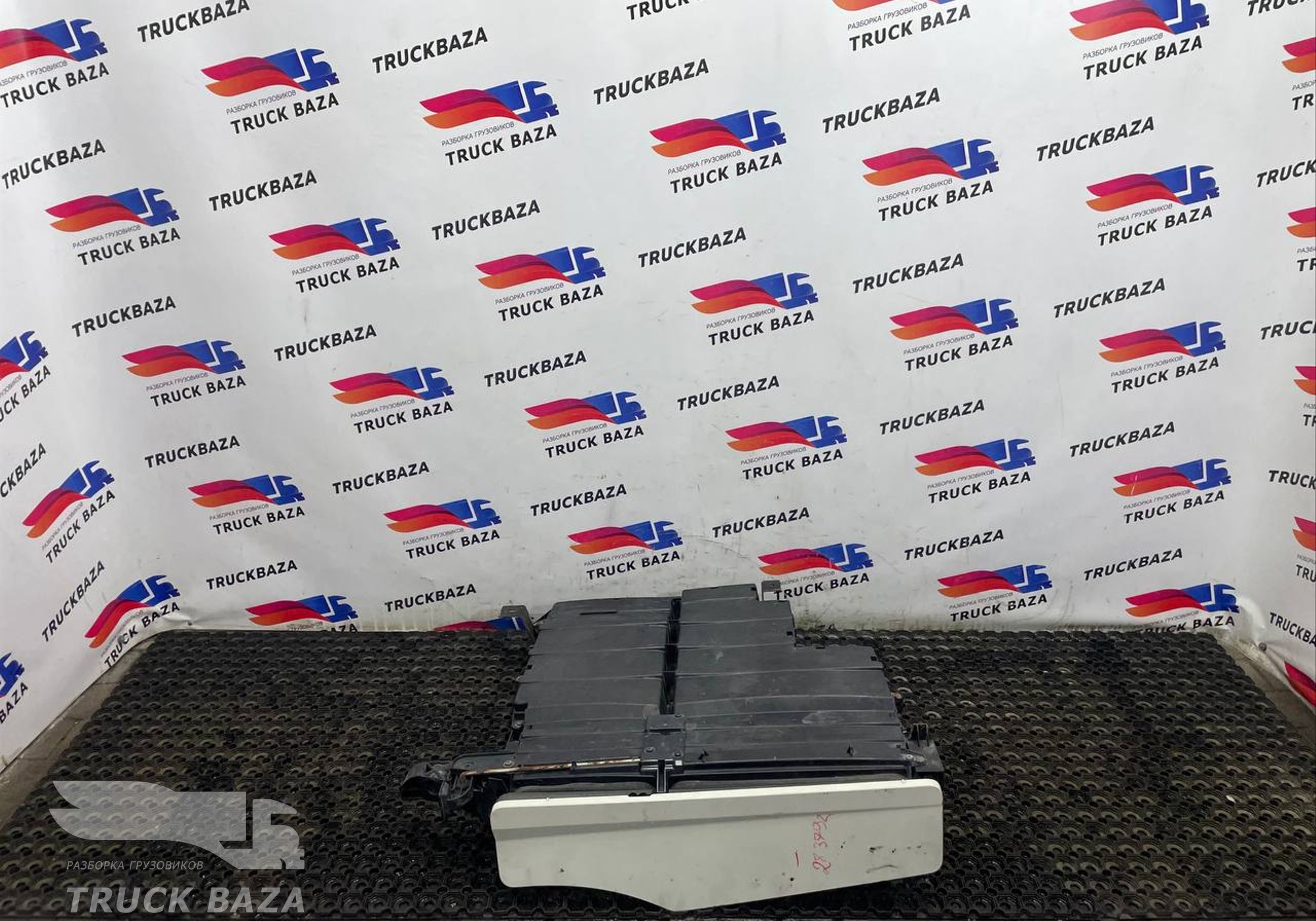 82874644 Вещевой ящик для Volvo FH 4 (с 2012)