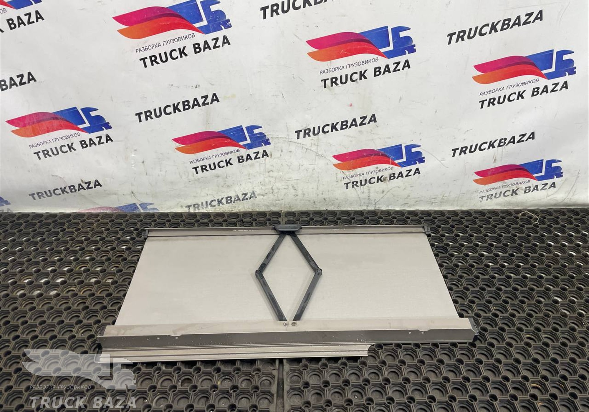 1790996 Солнцезащитная шторка боковая левая для Daf XF105 (с 2005)