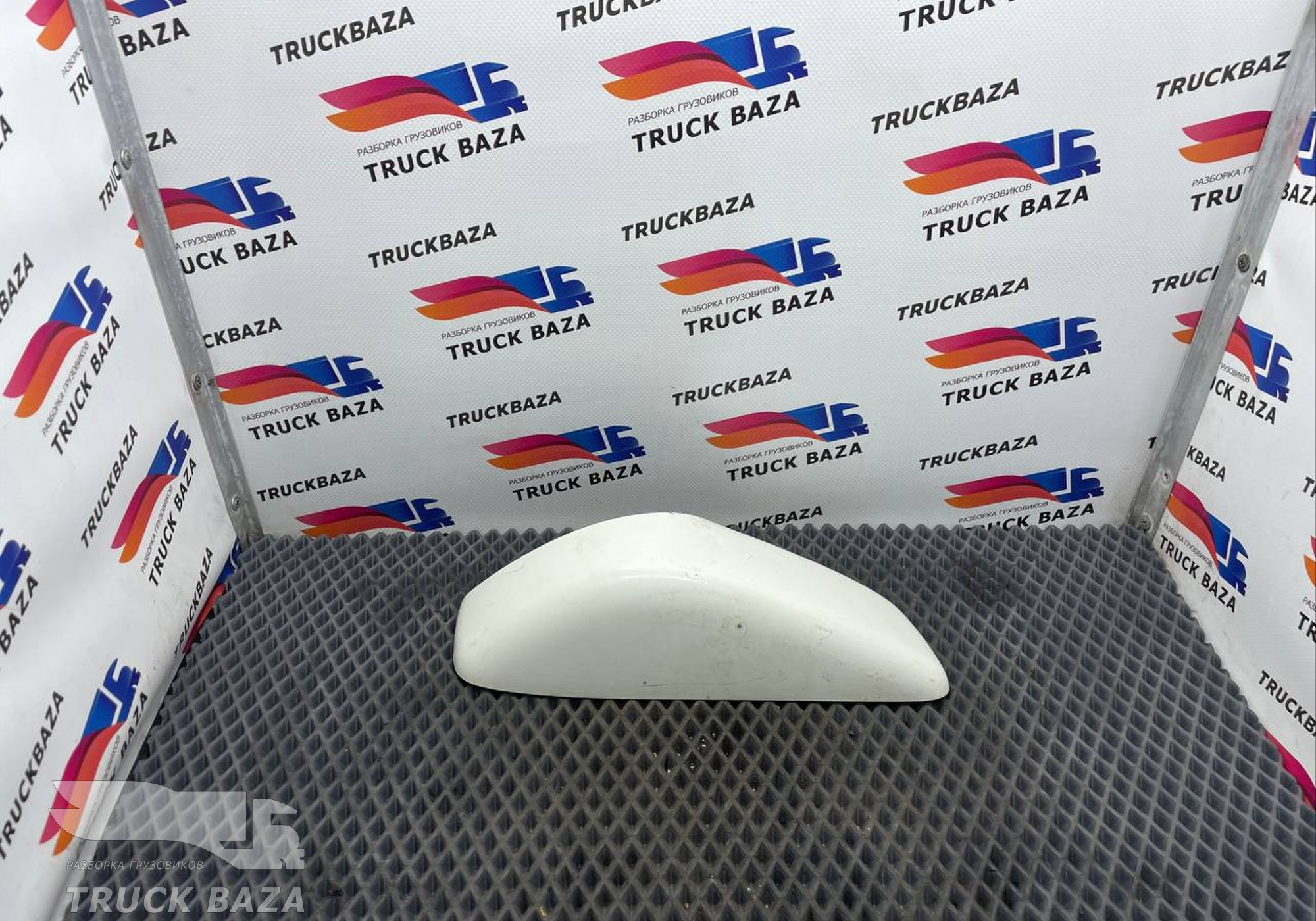 1882127 Накладка на зеркало правая для Daf XF106 (с 2012)