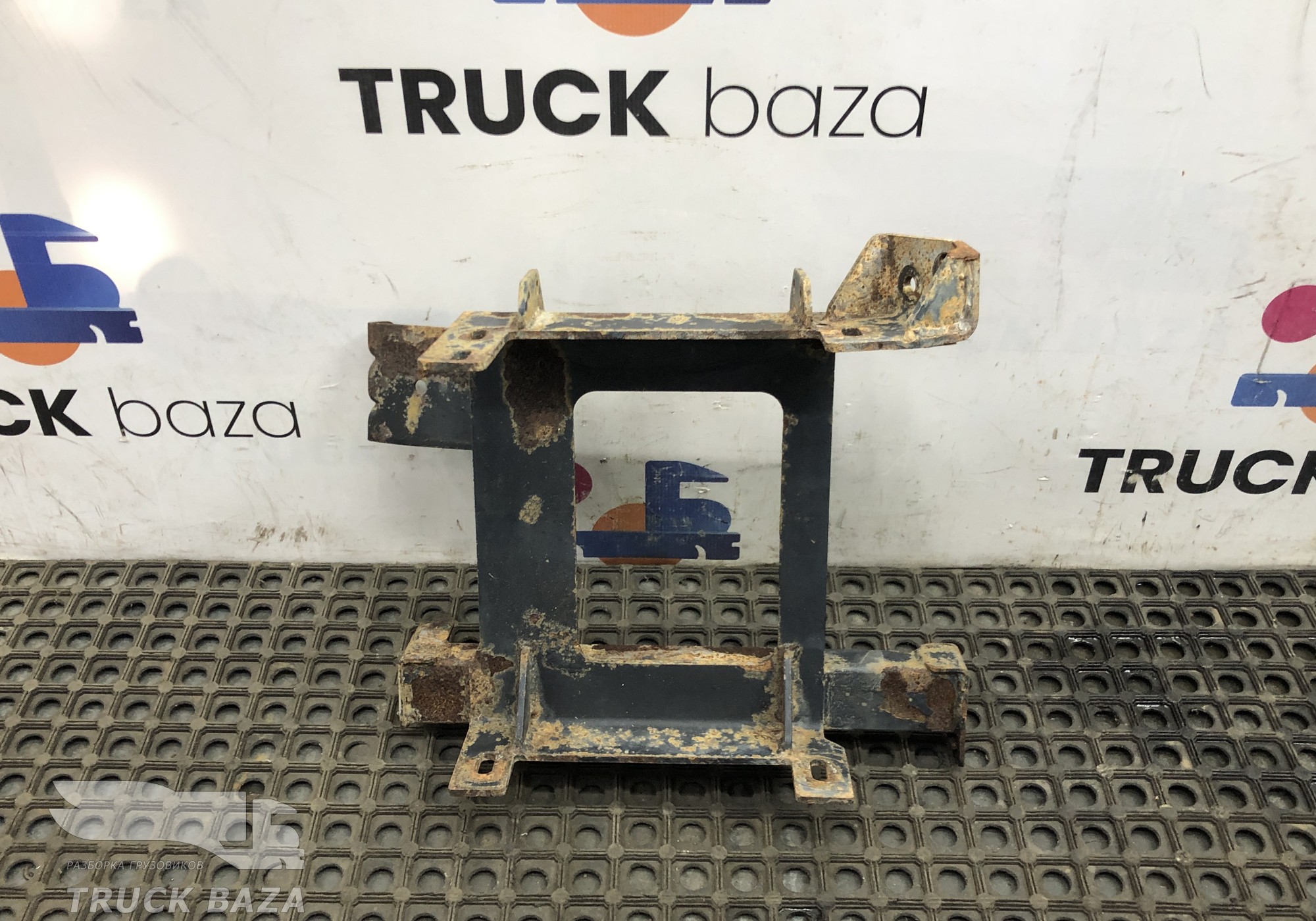 5490840503110 Кронштейн корпуса подножки левой для КАМАЗ 5490 (с 2013)