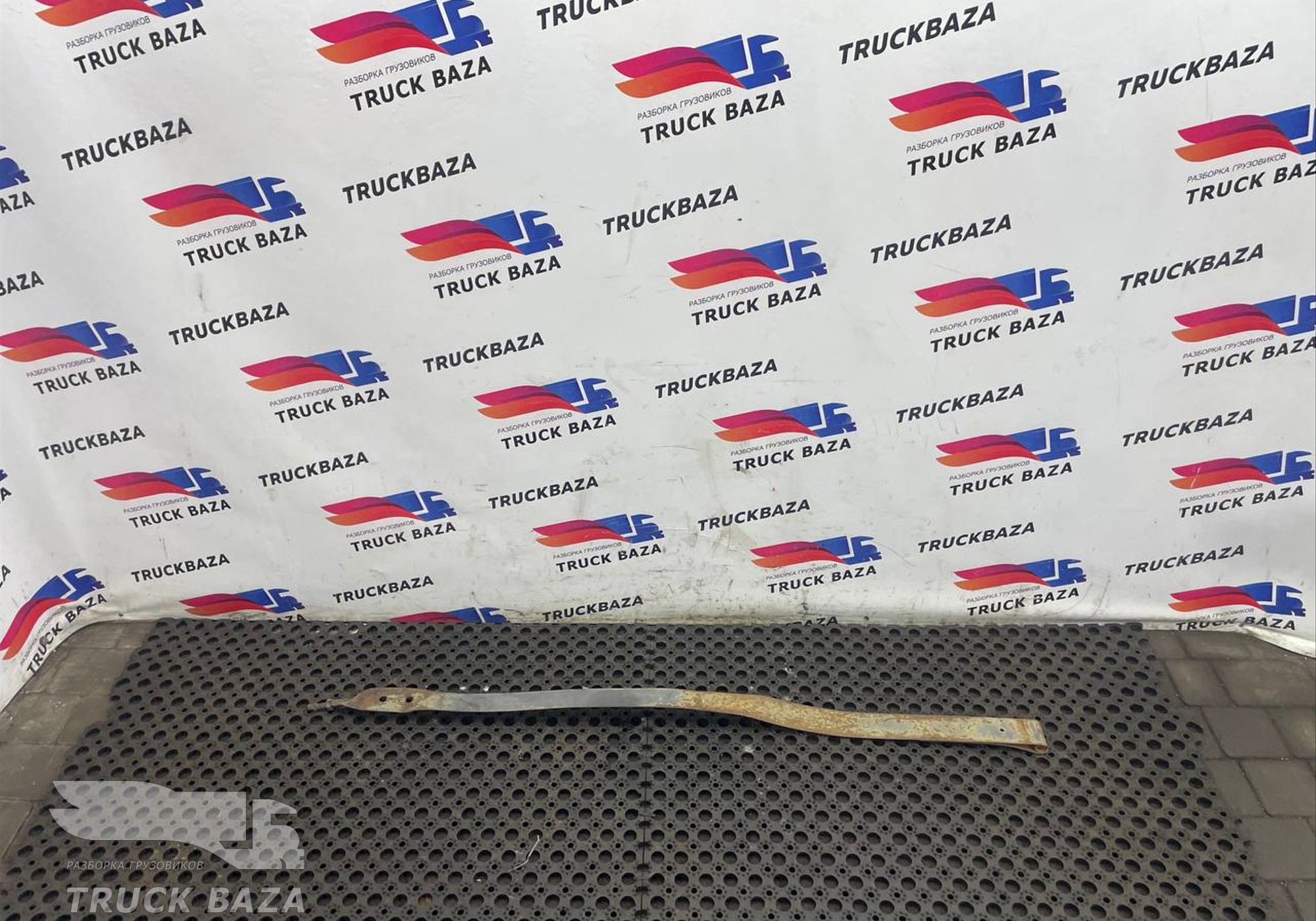 1332572 Лента крепления топливного бака для Daf XF105 (с 2005)