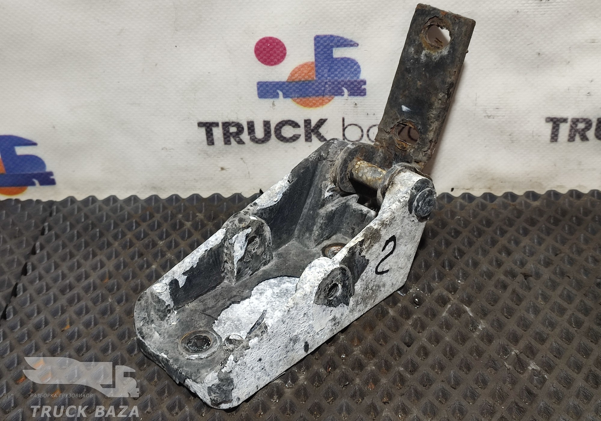 9417930650 Кронштейн спойлера кабины