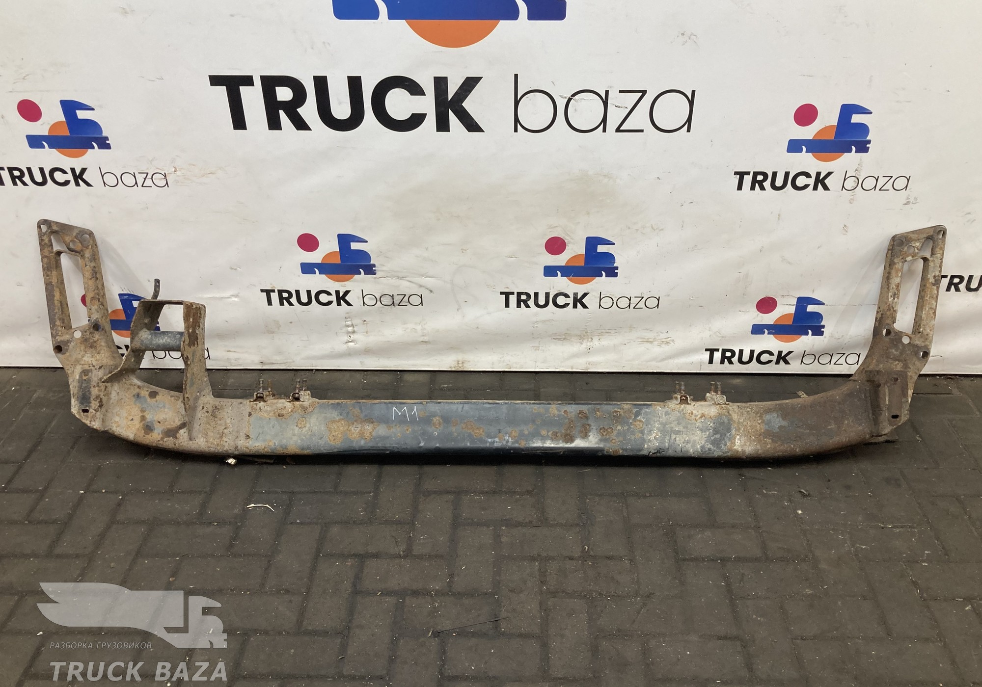 81416505024 Усилитель переднего бампера