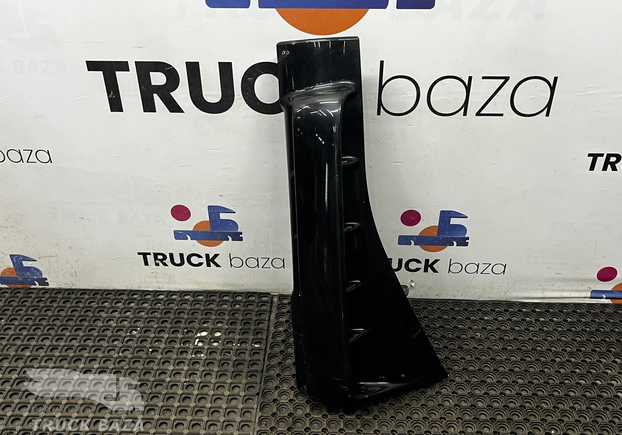504096162 Дефлектор кабины правый для Iveco Stralis I (с 2002)