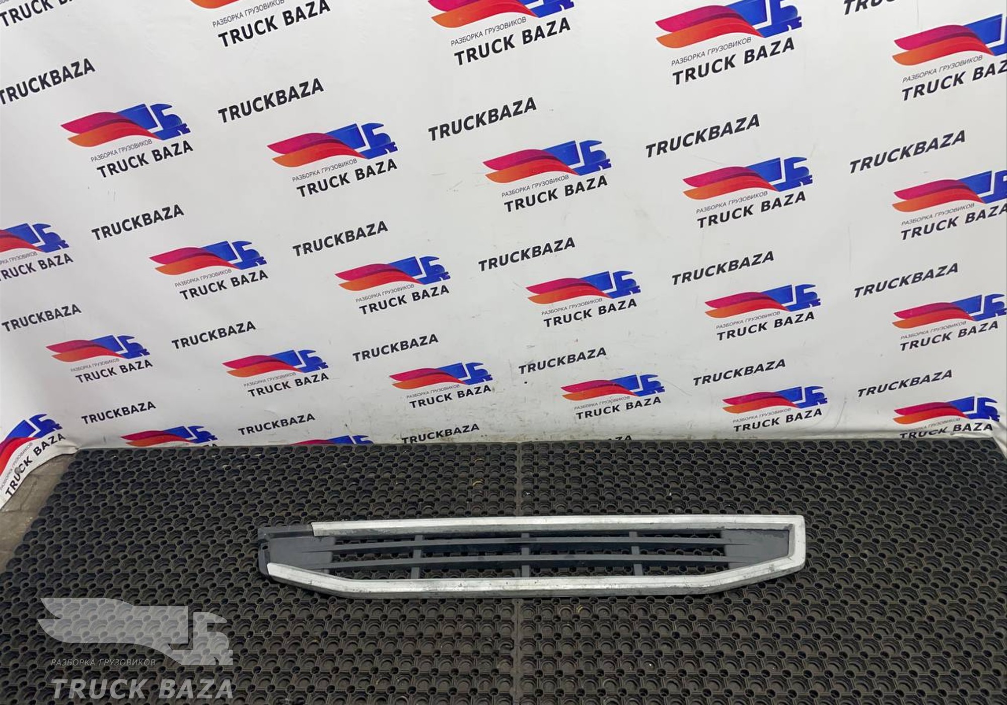82220206 Решетка радиатора для Volvo FH 4 (с 2012)