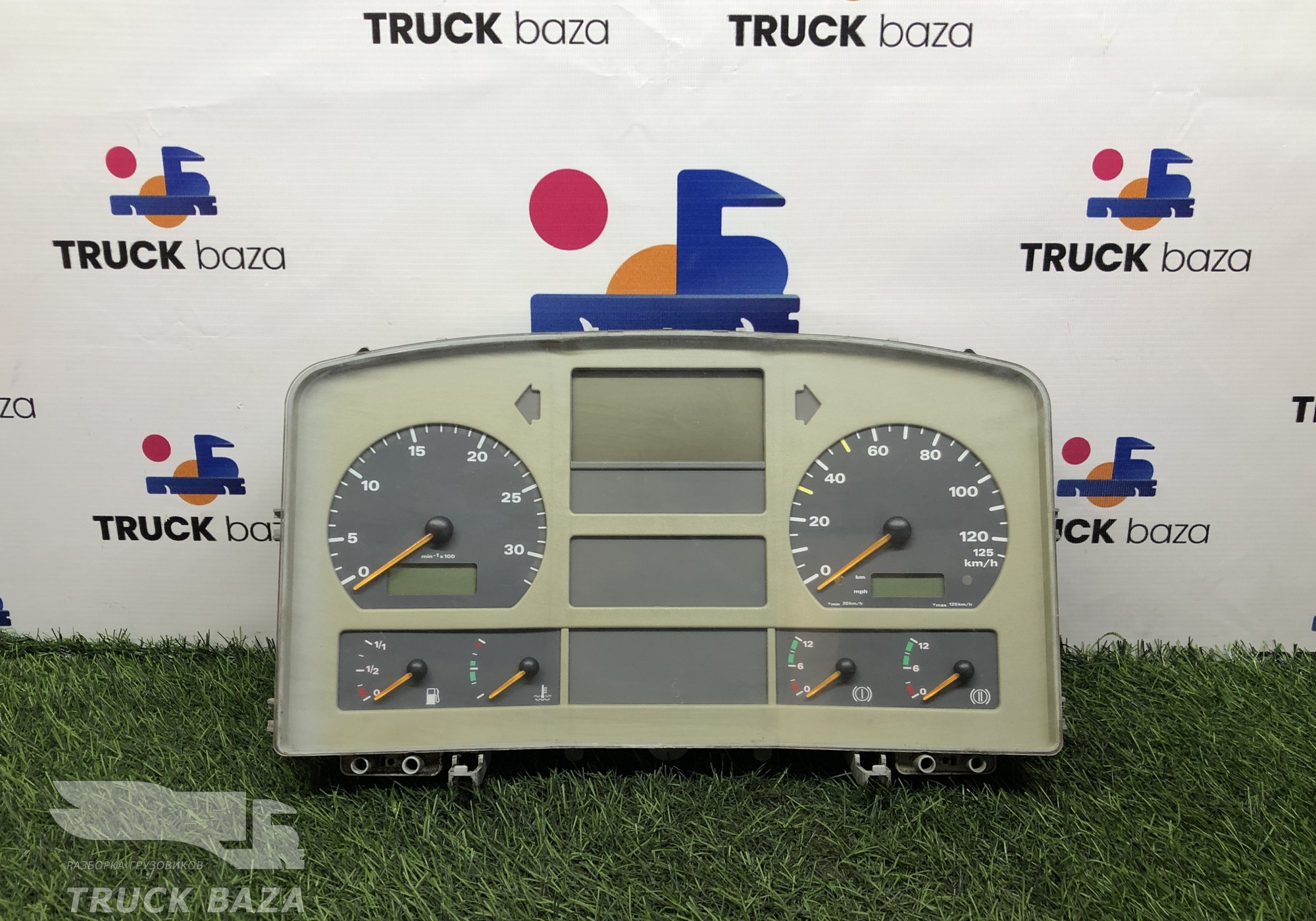 81272026127 Панель приборов для Man