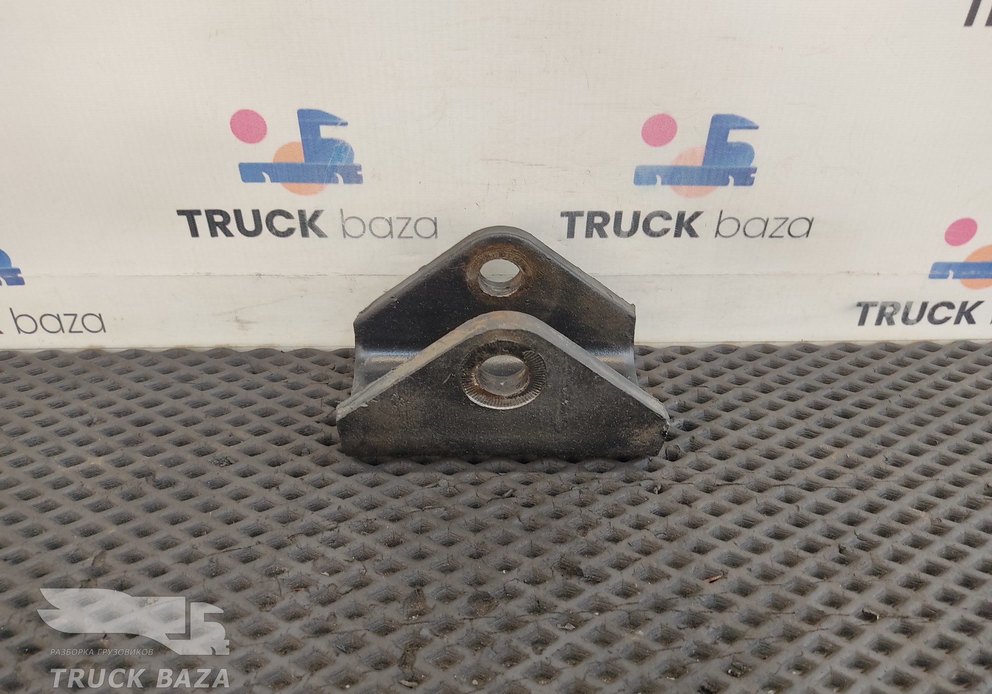 65952916090 Кронштейн стабилизатора для КАМАЗ 54901