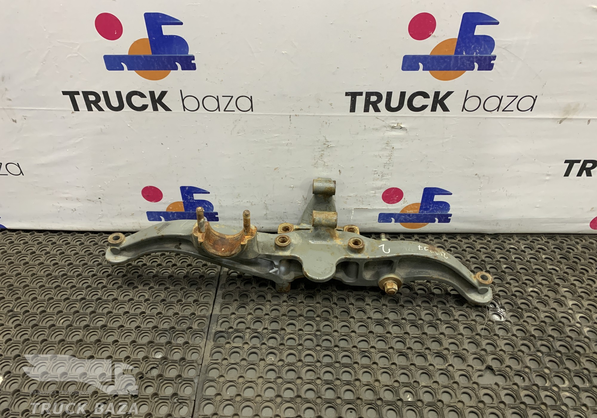 AZ9925528060 Кронштейн пневморессоры левый для Sinotruk Sitrak C7H