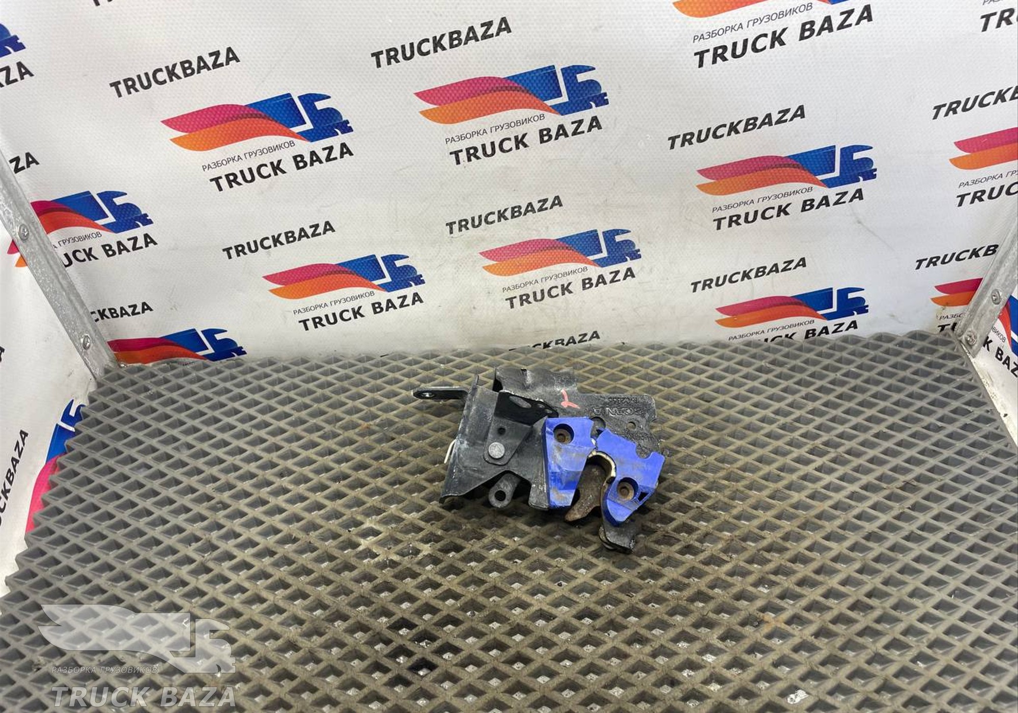1902355 Замок капота левый для Scania 5-series G (с 2004 по 2016)