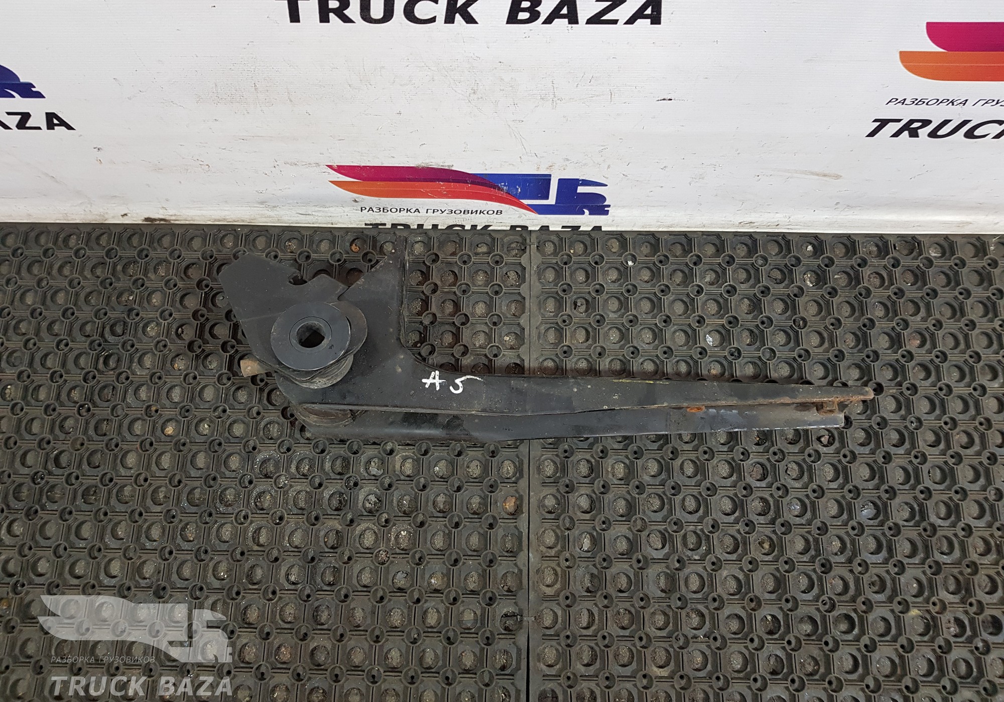 9703100463 Кронштейн кабины левый для Mercedes-Benz Atego I (с 1998 по 2004)