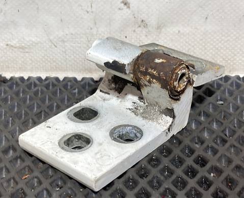 A9737200737 Петля двери левая для КАМАЗ