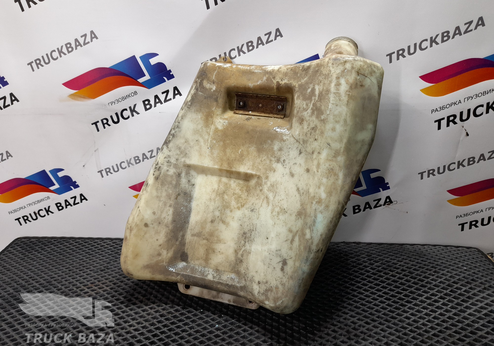 1304960 Бачок омывателя лобового стекла для Scania 2-series R (с 1980 по 1989)