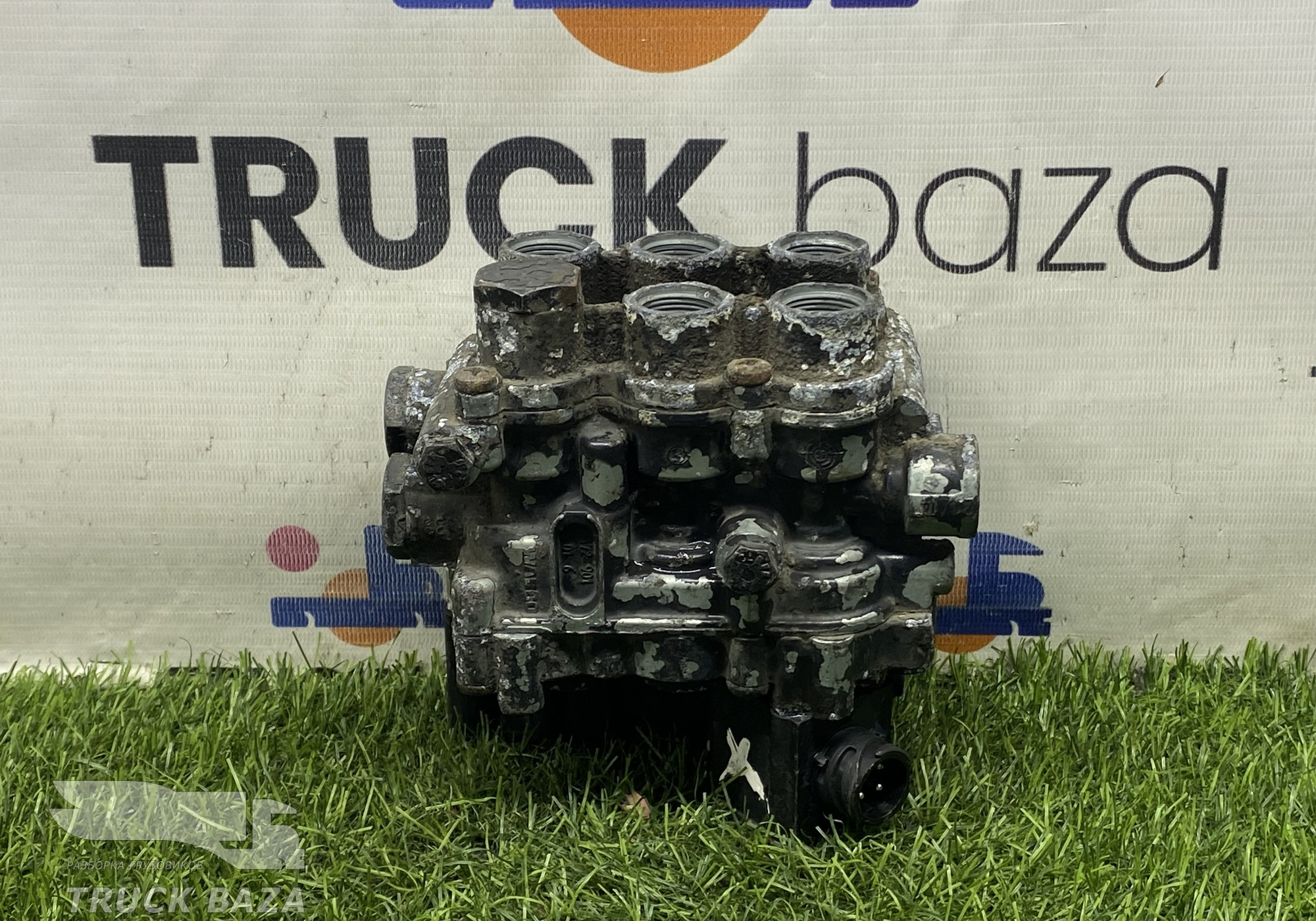 4729000570 Кран уровня пола главный