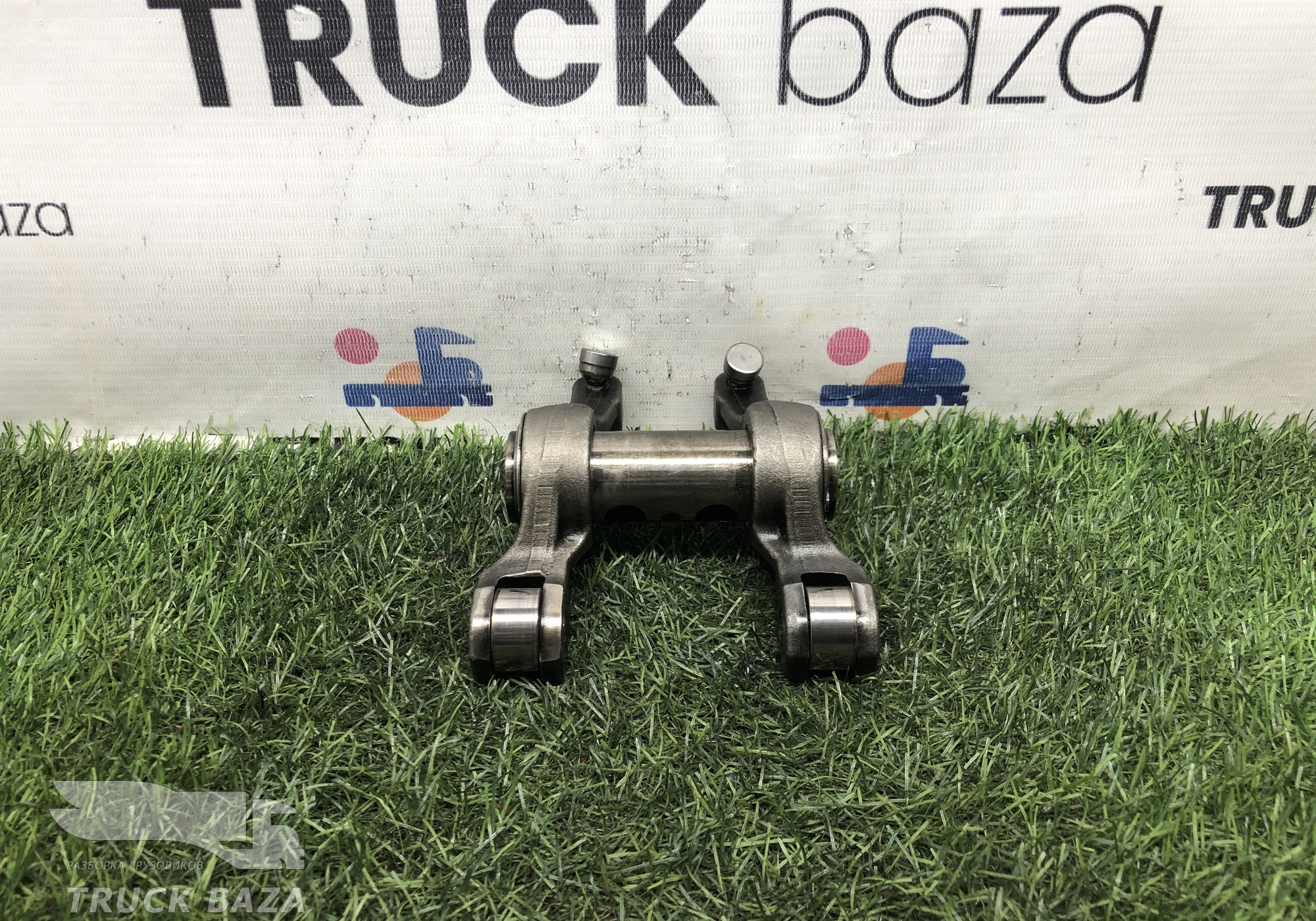 51042035065 Ось коромысел