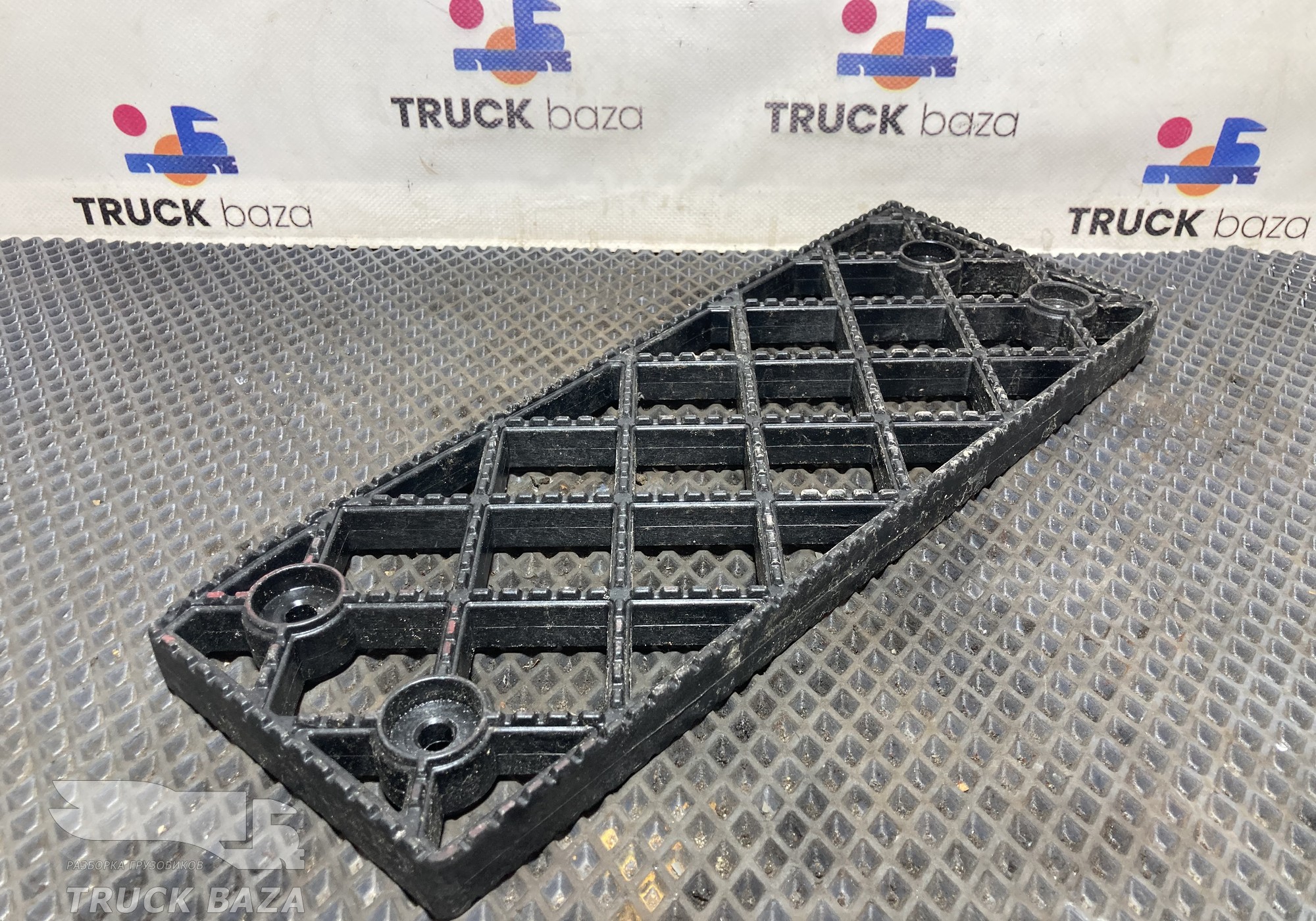 549018405017 Ступенька подножки для КАМАЗ 54901