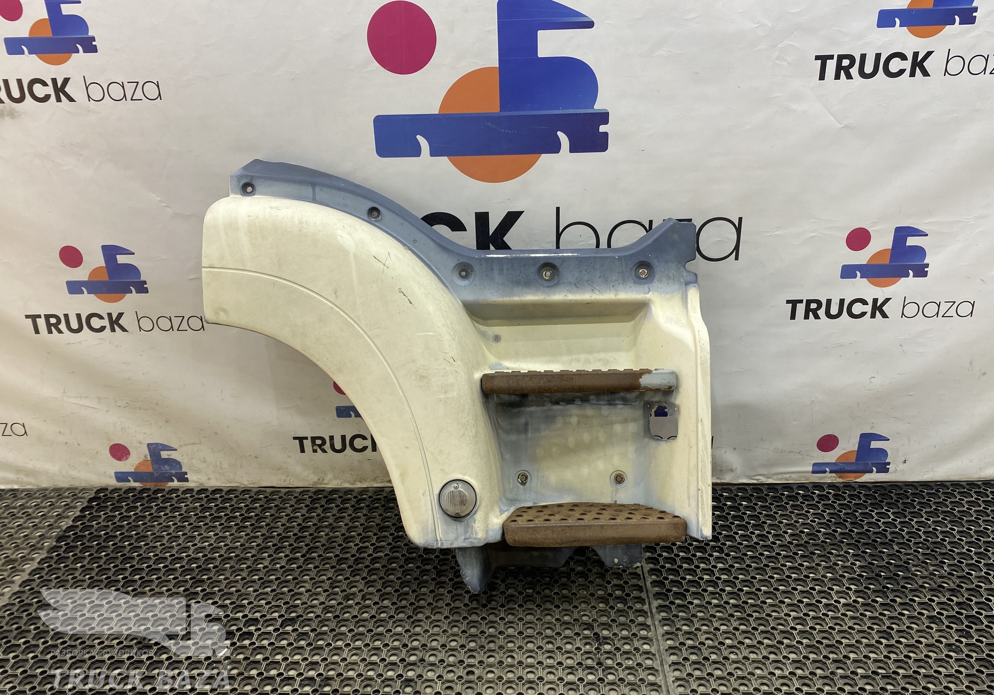 81615100872 Корпус подножек правый для Man TGS