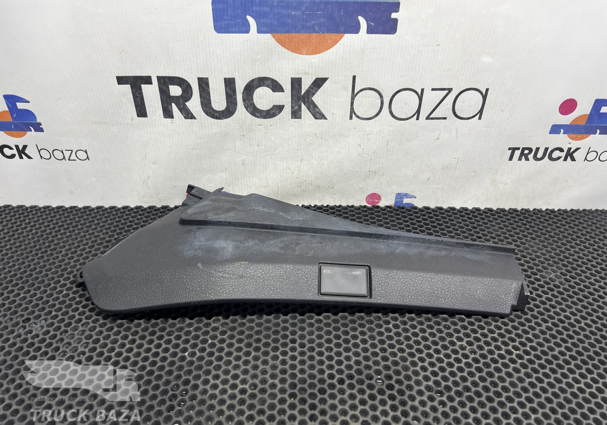 2456711 Крышка под панелью приборов для Scania 6-series R (с 2016)