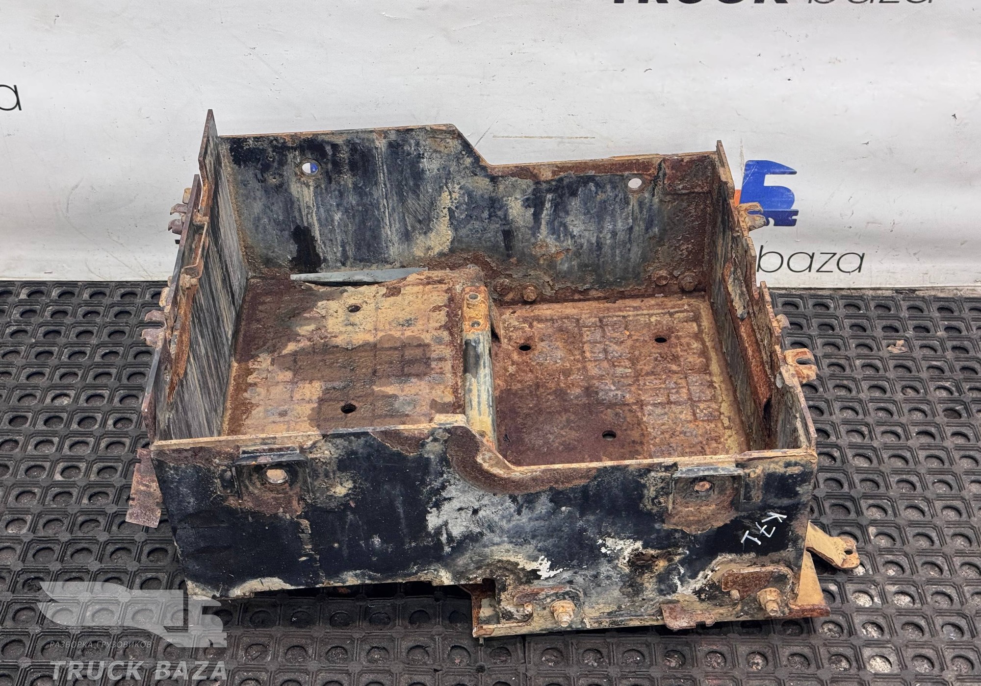 54901370315610 Ящик АКБ для КАМАЗ 5490 (с 2013)