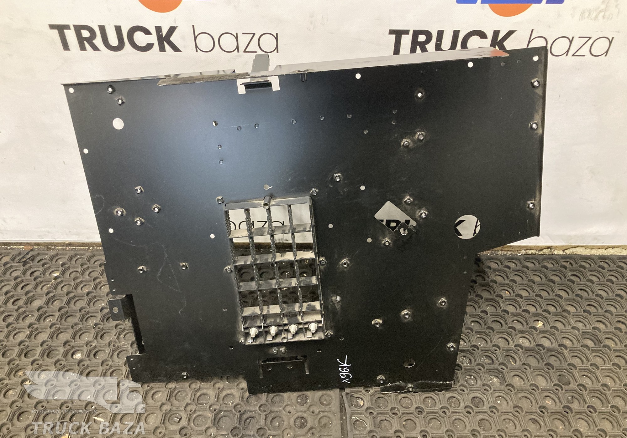 1820342 Кронштейн электронных блоков для Daf XF105 (с 2005)