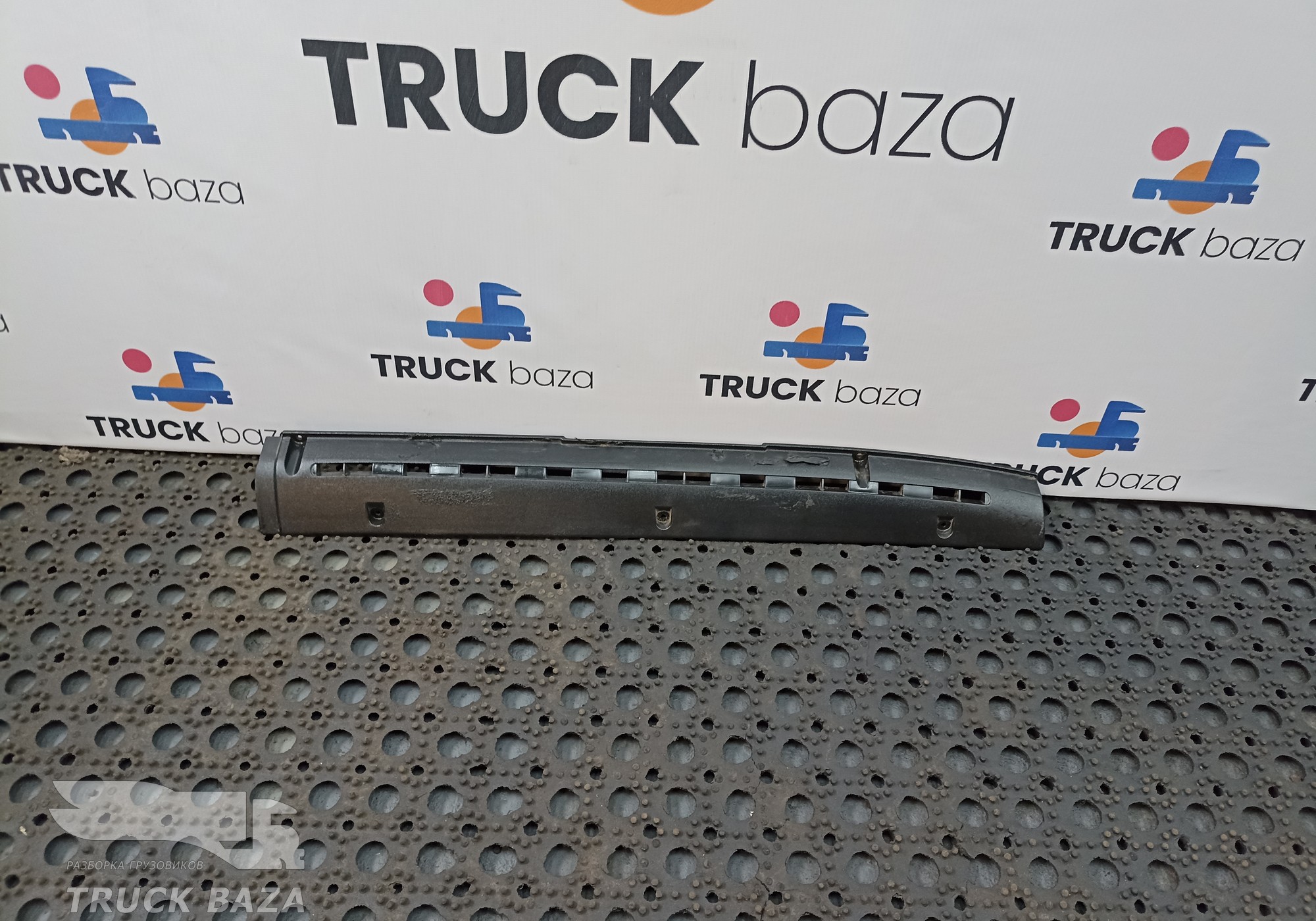 1297410 Накладка торпедо правая для Daf XF106