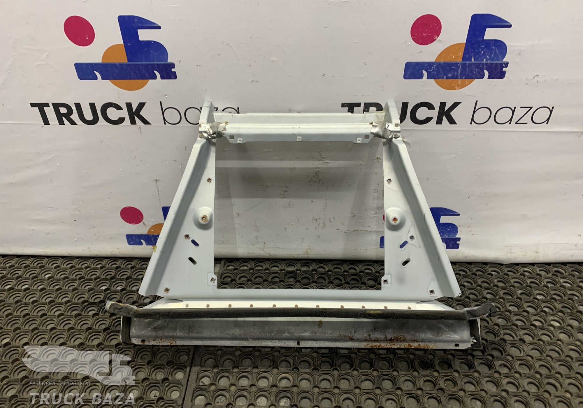 1308797 Кронштейн торпедо