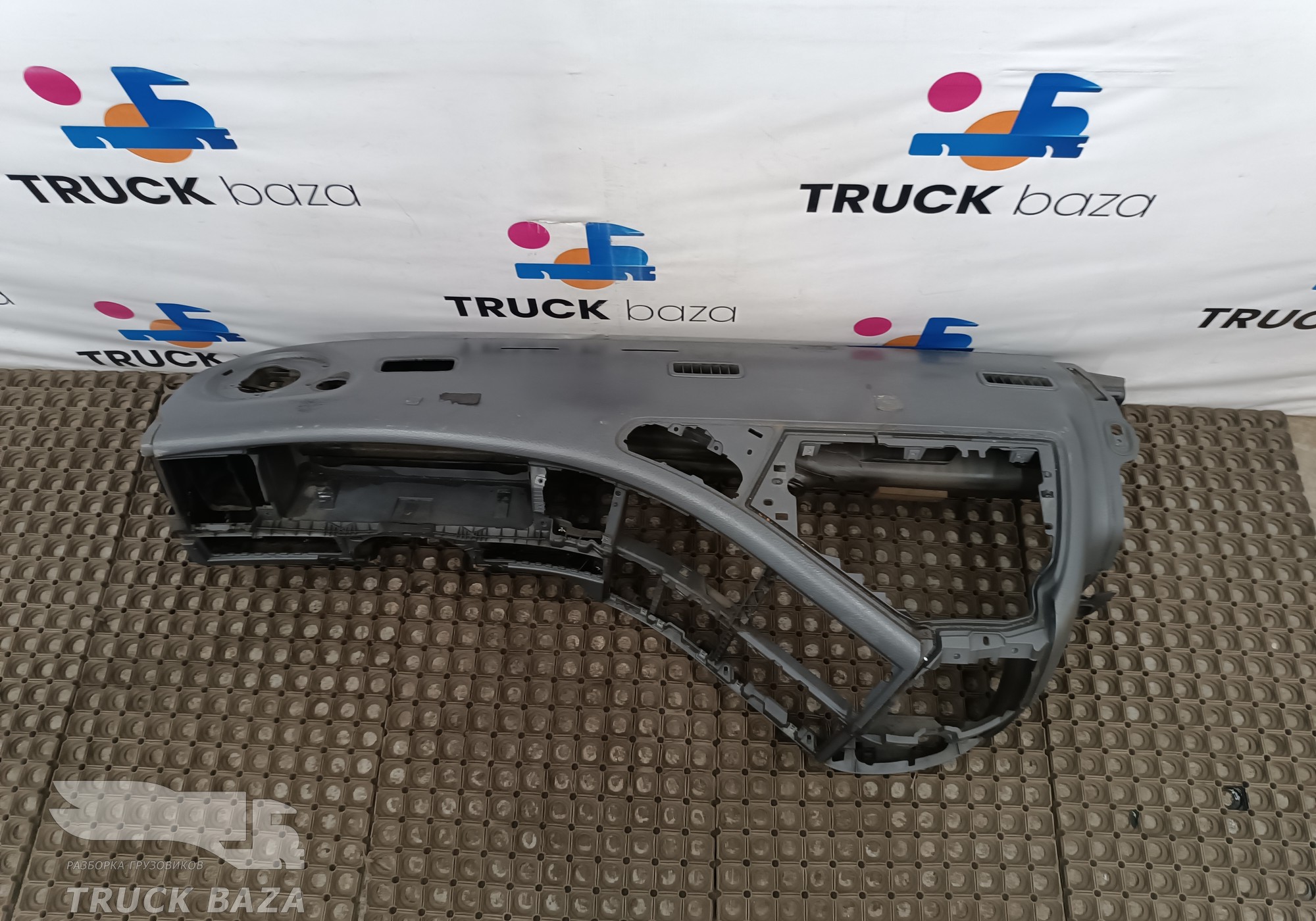3175565 Передняя панель салона левая часть для Volvo