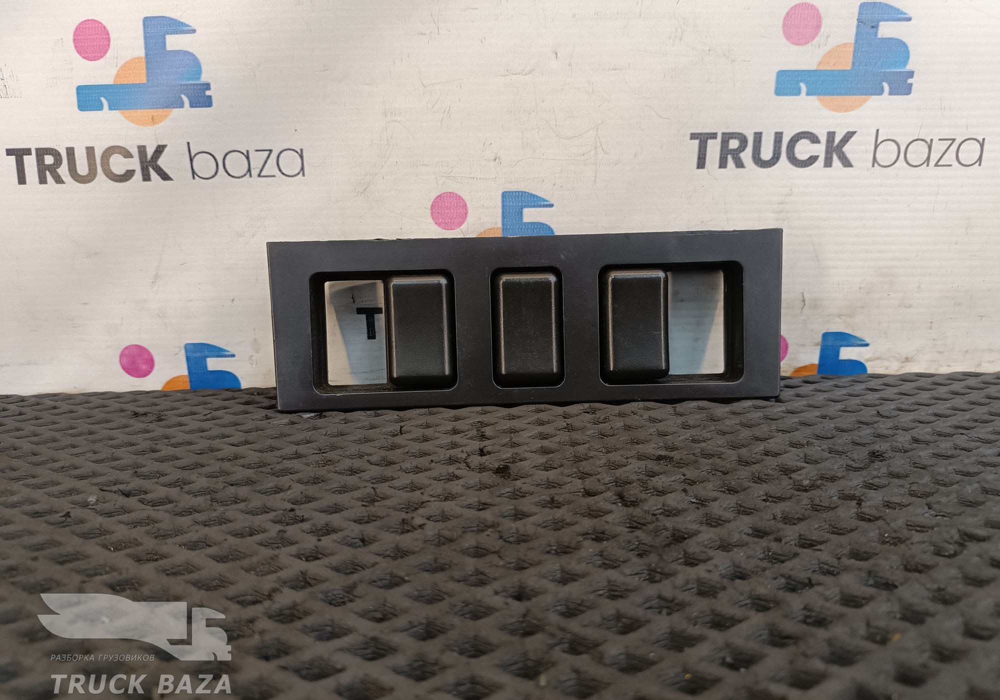 3175615 Панель переключателей для Volvo