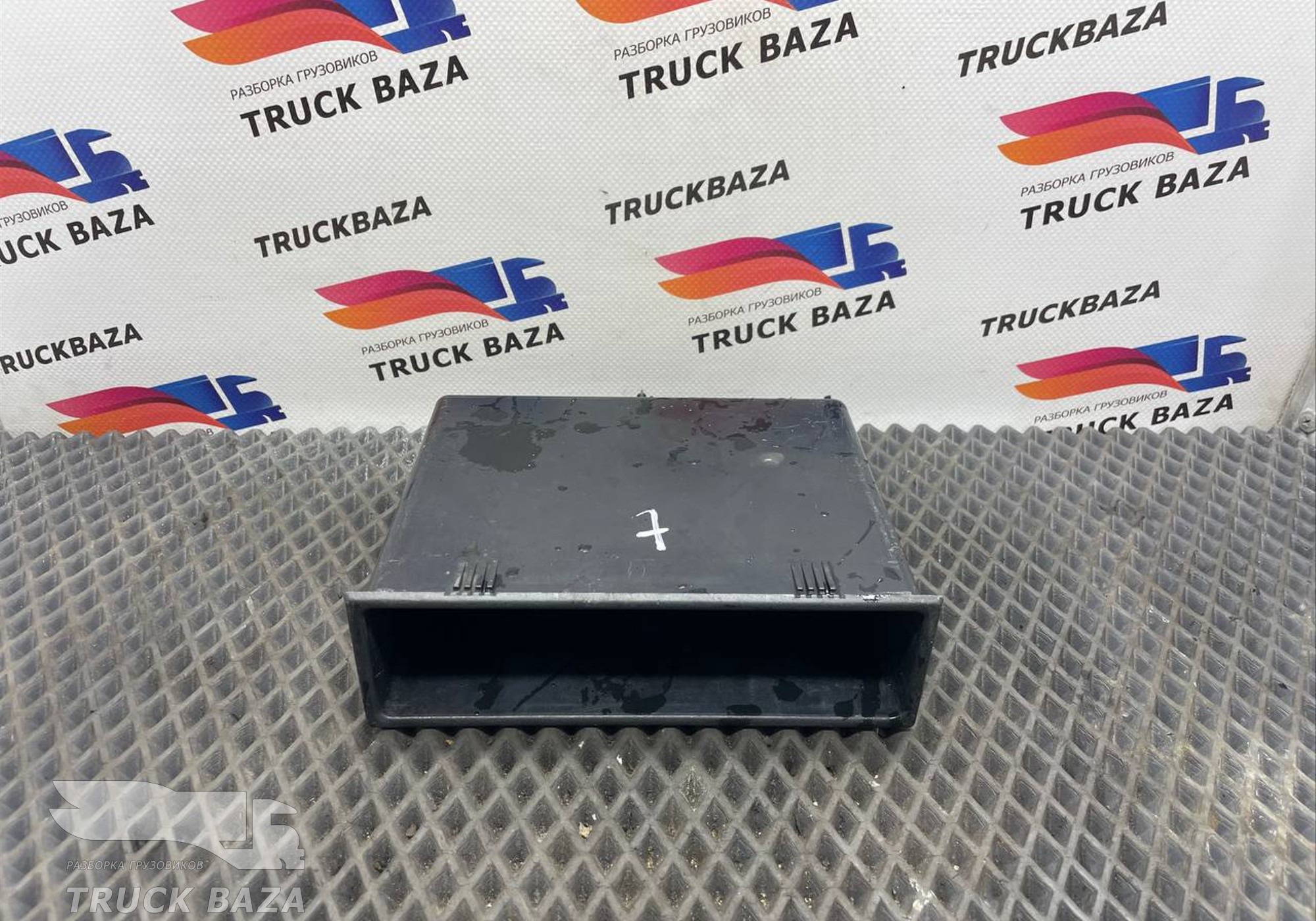 1305001 Бардачок для Daf XF106 (с 2012)