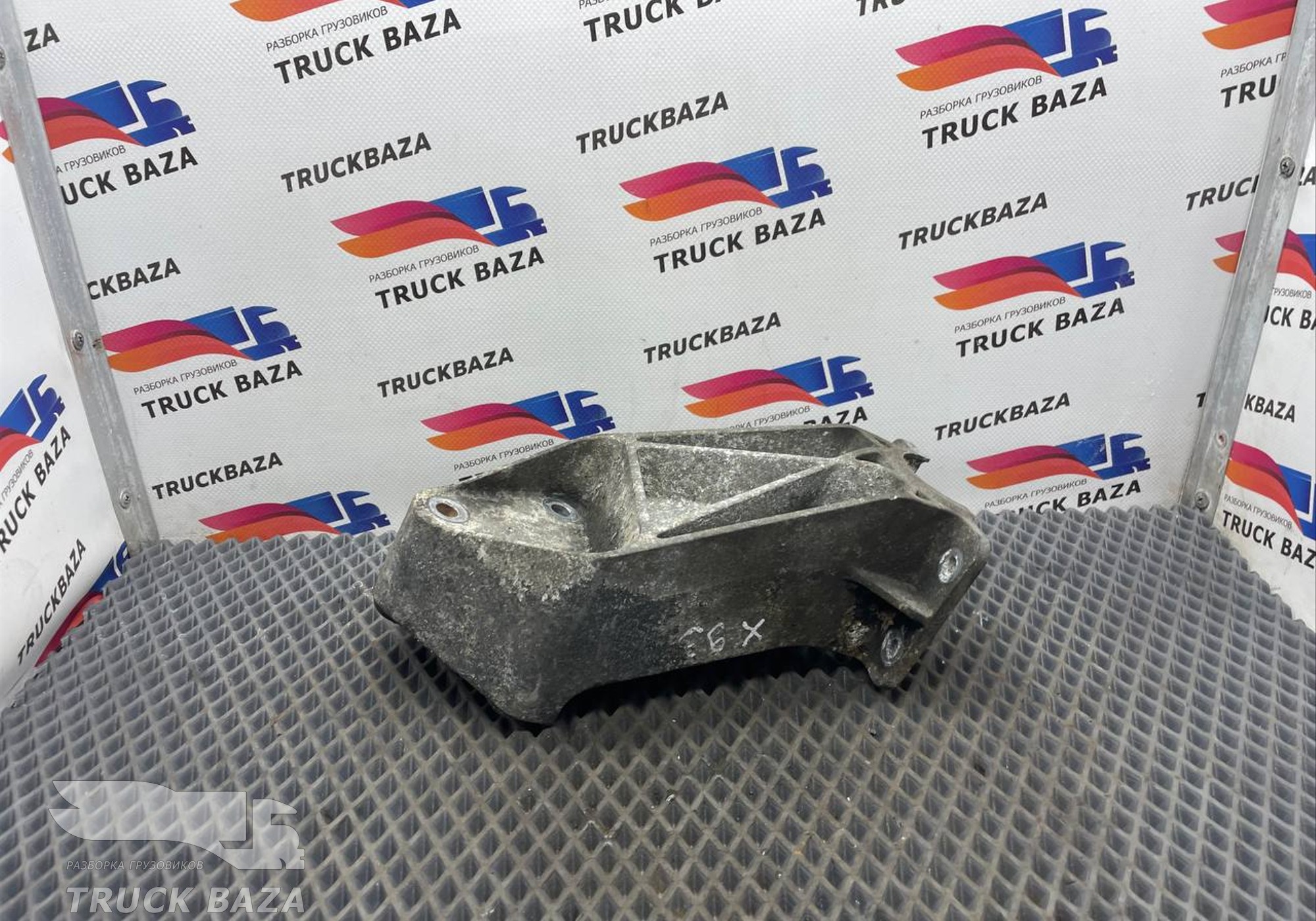 1371224 Кронштейн крепления крыла для Daf XF106 (с 2012)