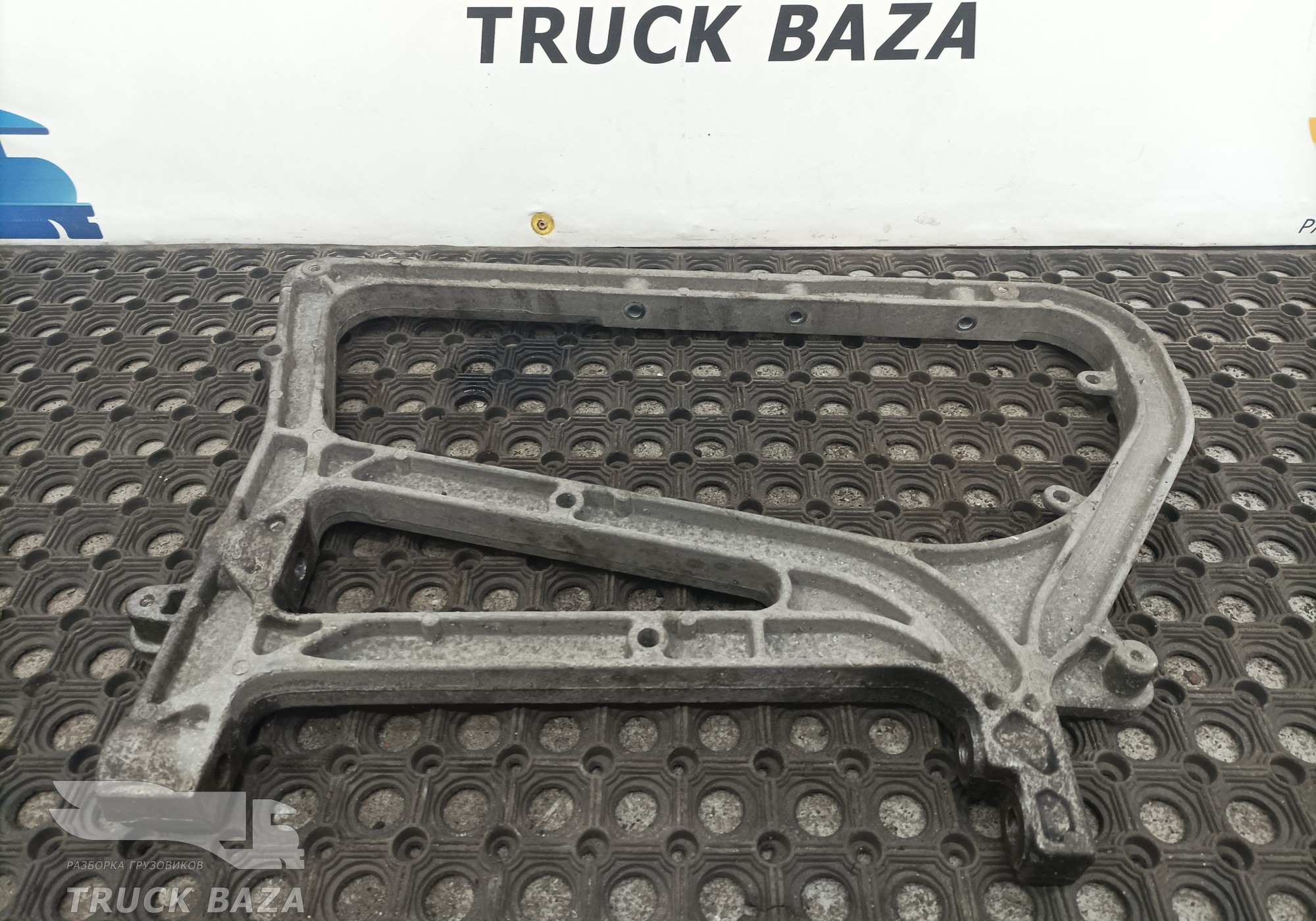 7421887348 Кронштейн глушителя для Volvo