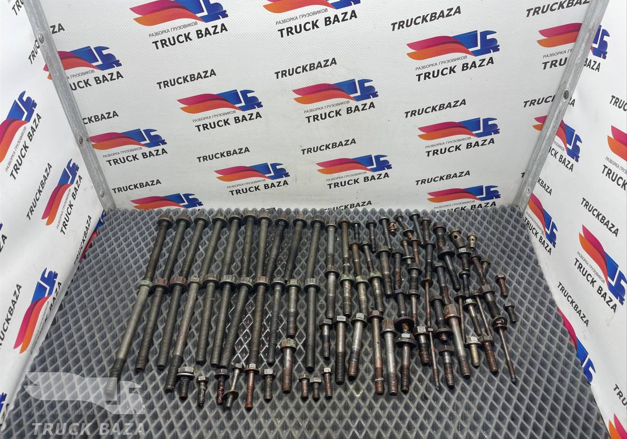 комплект болтов двигателя для Mercedes-Benz Неопознанная модель