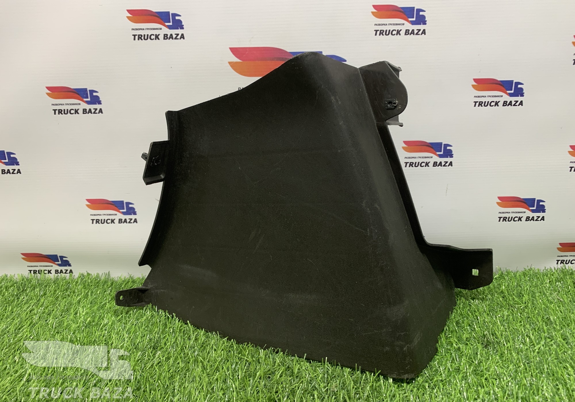 549015337017 Накладка торпедо левая для КАМАЗ 54901