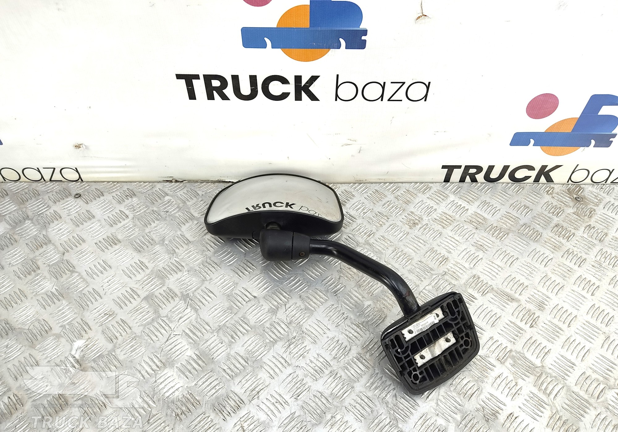 1816912 Зеркало бордюрное