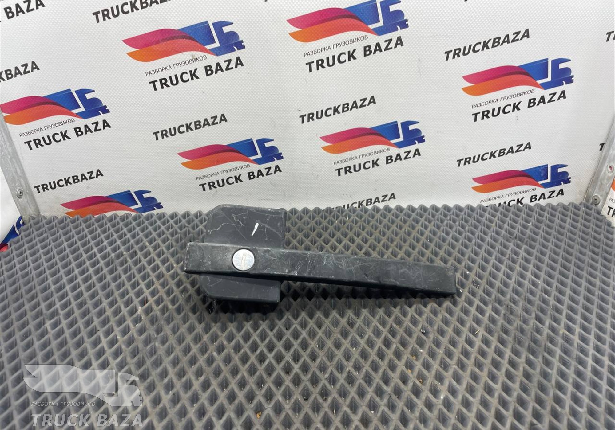 1305480 Ручка двери наружная правая для Daf XF105 (с 2005)