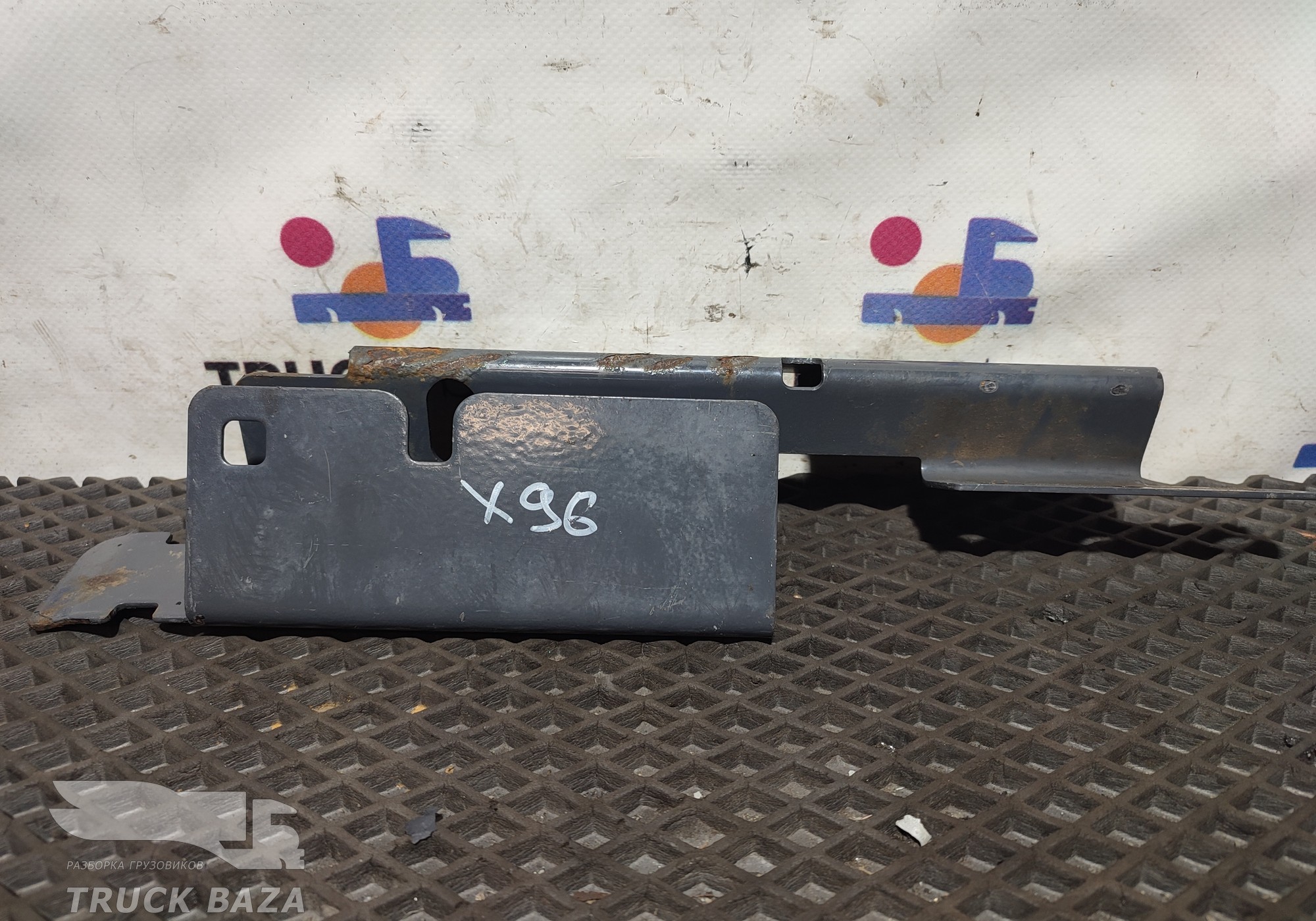 1678593 Кронштейн проводки шасси для Daf XF105 (с 2005)