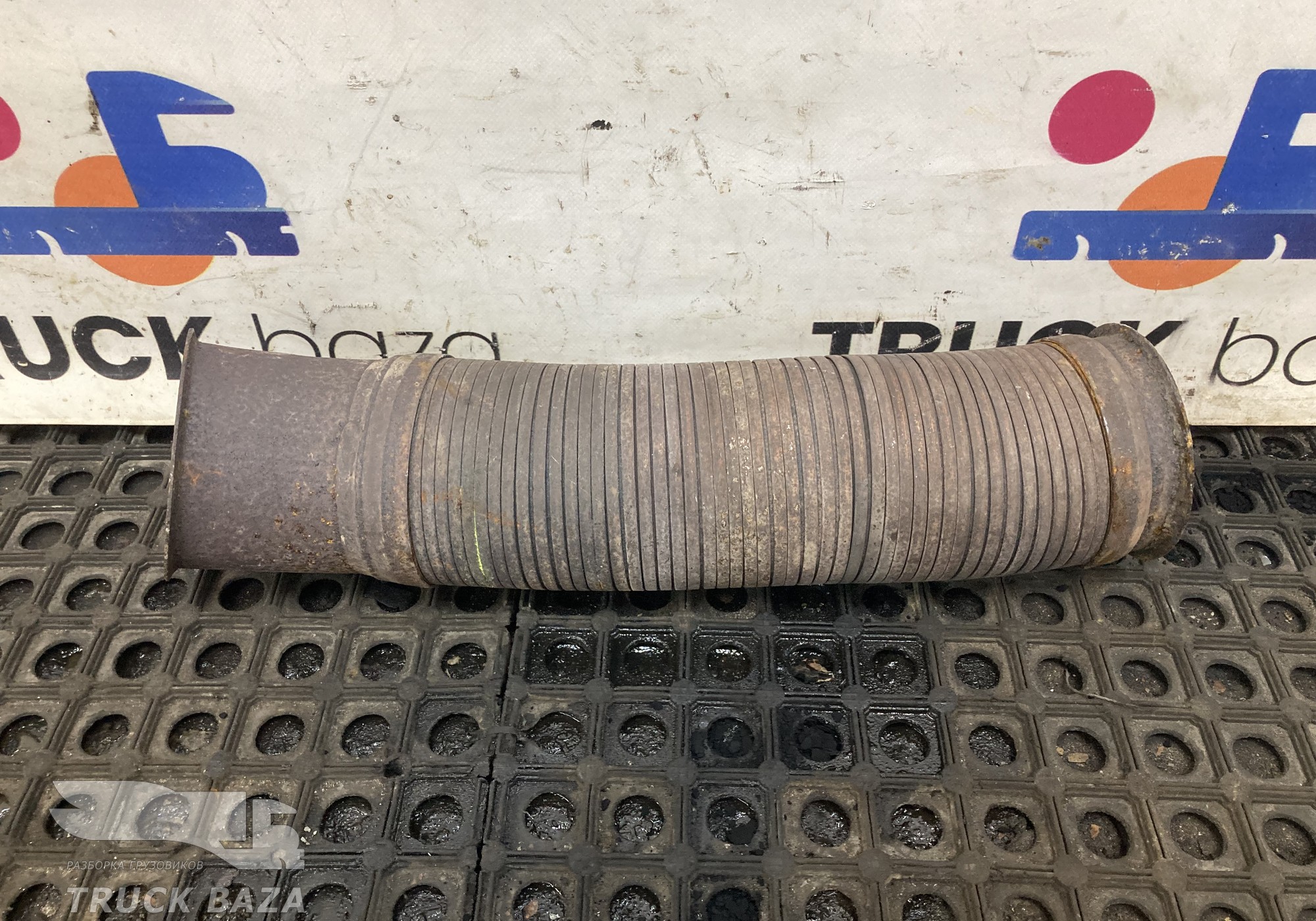 1529474 Труба глушителя