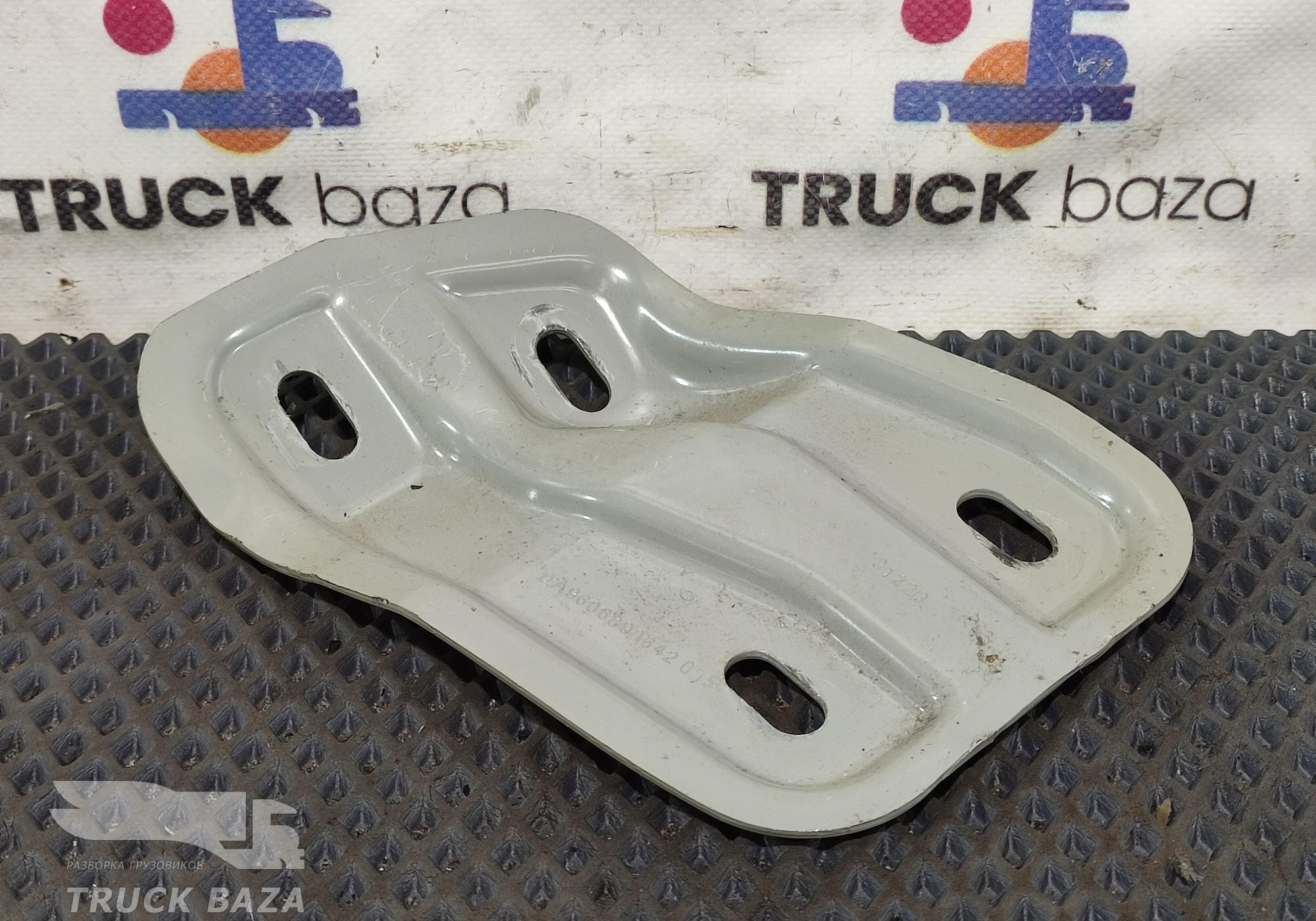 9606890642 Кронштейн торпедо левый