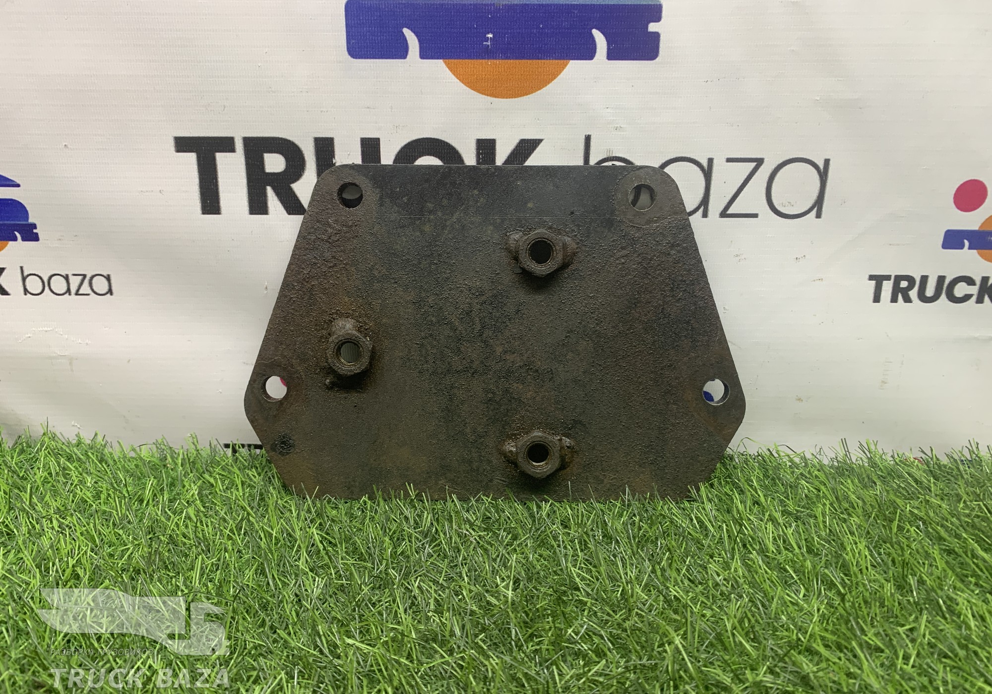 54908404055 Держатель кронштейна крыла заднего для КАМАЗ 5490 (с 2013)