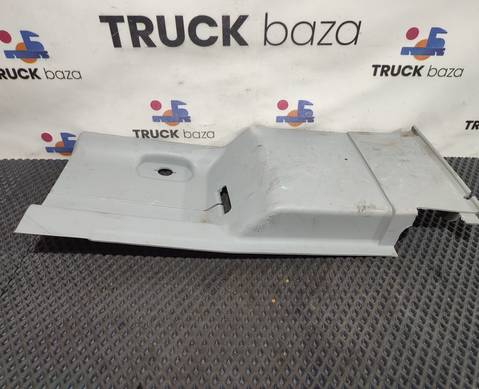 81625710082 Накладка под ремень правая для Man TGS II (с 2012)