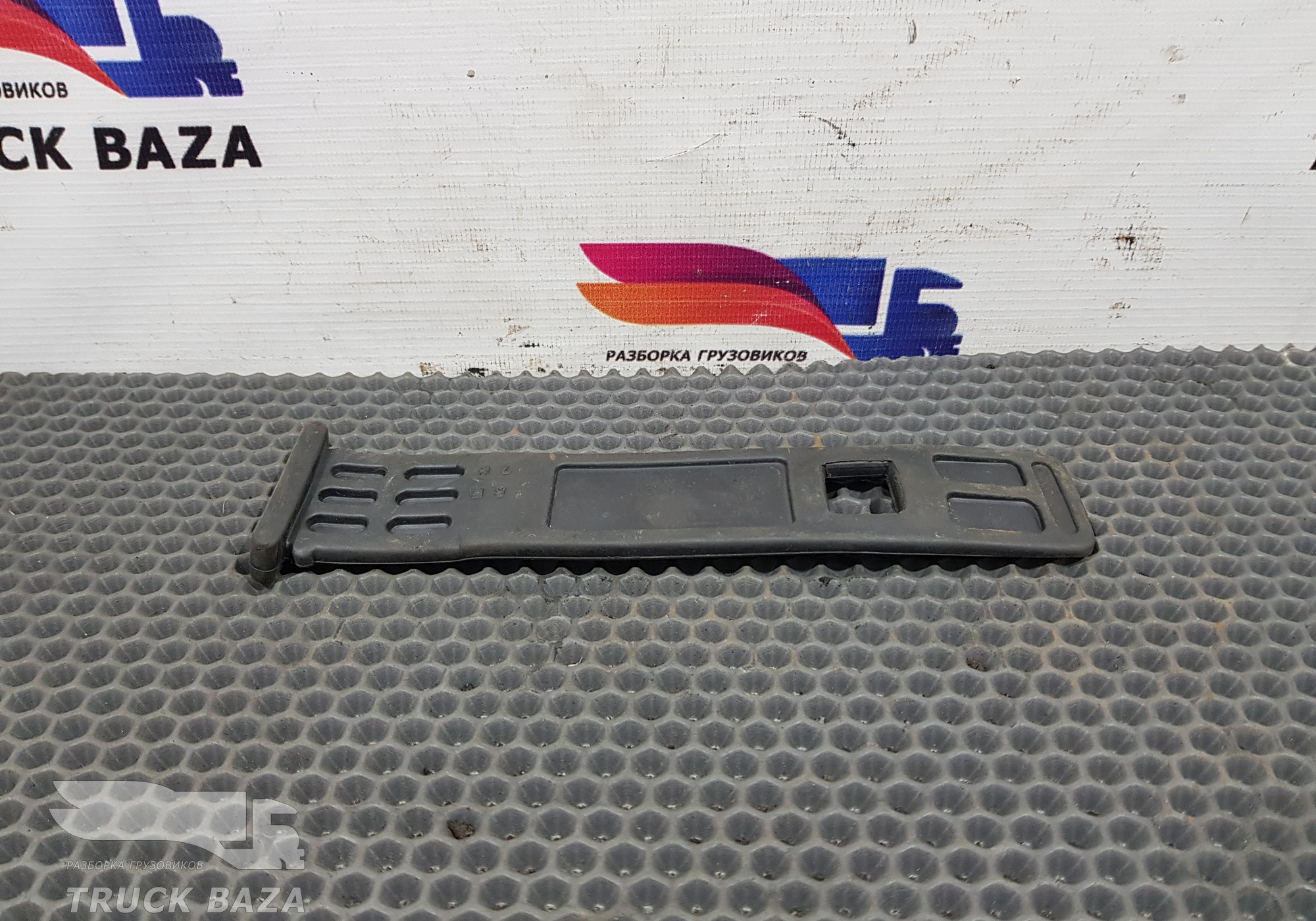 7420498623 Крепление заднего крыла для Volvo FM II (с 2002)